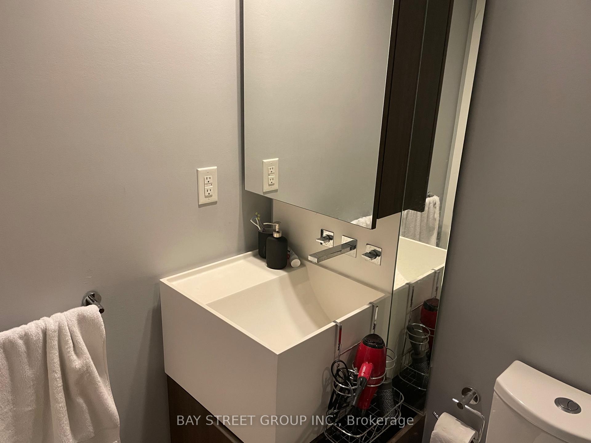 Photo 5 of Unit 5203, 1 Bloor Street E, Toronto, Church-Yonge Corridor — HOMEH
