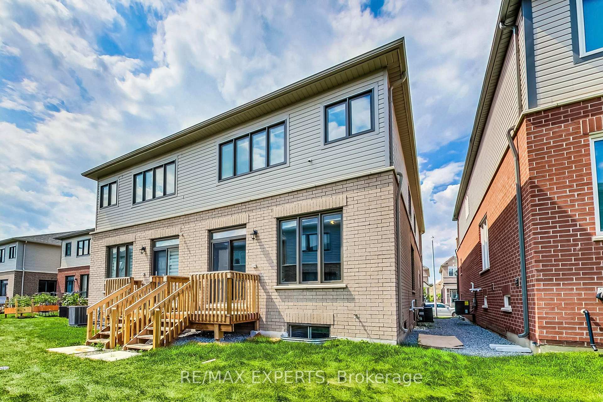 Photo 14 of 162 Shepherd Drive, Barrie, Rural Barrie Southeast — HOMEH
