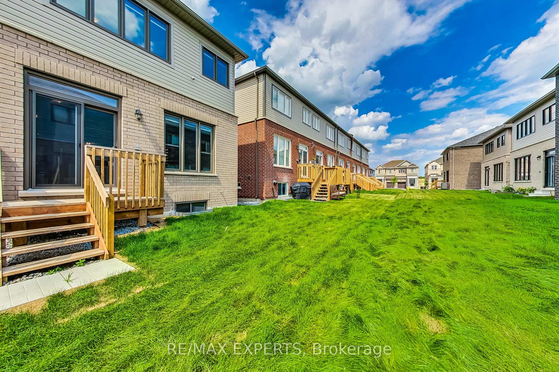 Photo 16 of 162 Shepherd Drive, Barrie, Rural Barrie Southeast — HOMEH