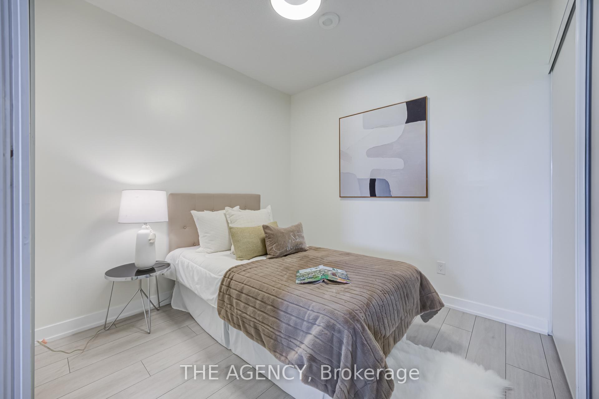 Photo 17 of Unit B605, 3200 Dakota Common, Burlington, Alton — HOMEH