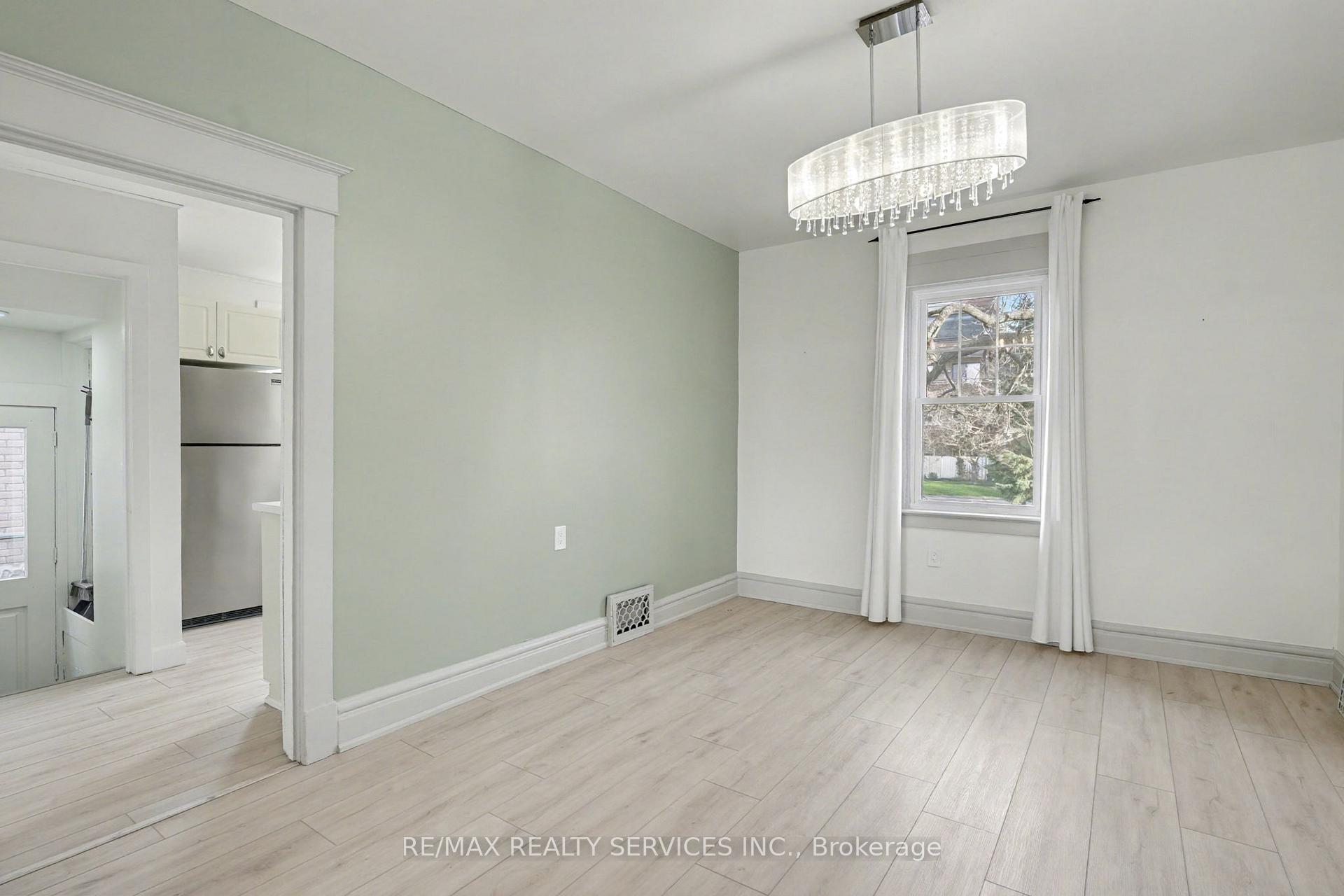 Photo 2 of 39 Fielden Avenue, Port Colborne, Sugarloaf — HOMEH
