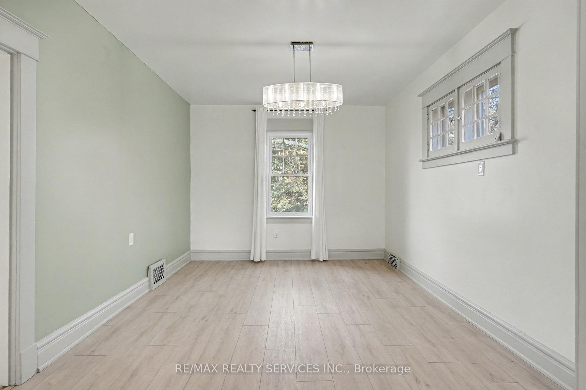 Photo 4 of 39 Fielden Avenue, Port Colborne, Sugarloaf — HOMEH
