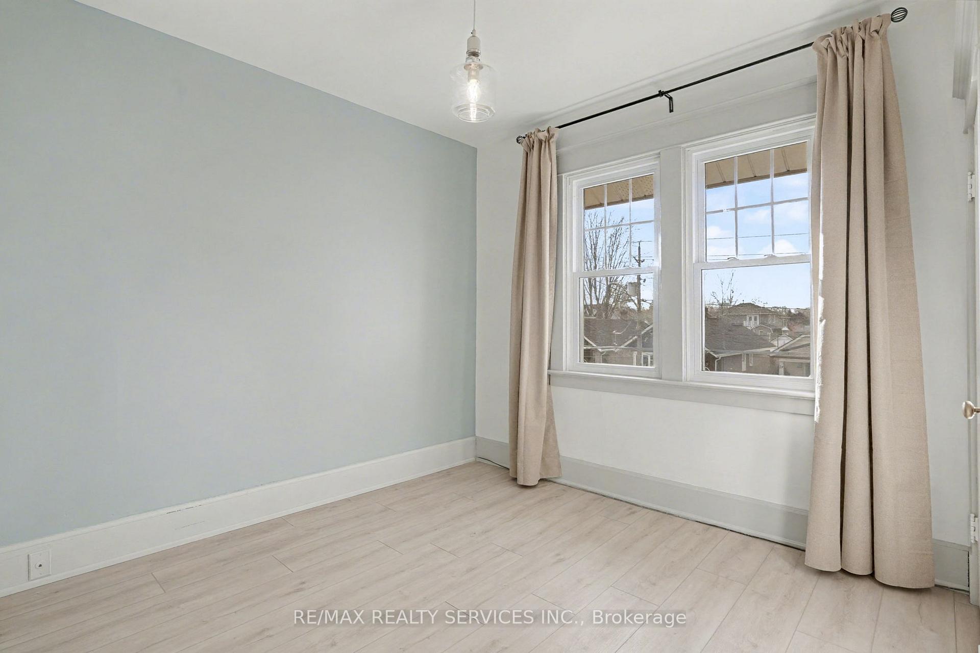 Photo 6 of 39 Fielden Avenue, Port Colborne, Sugarloaf — HOMEH