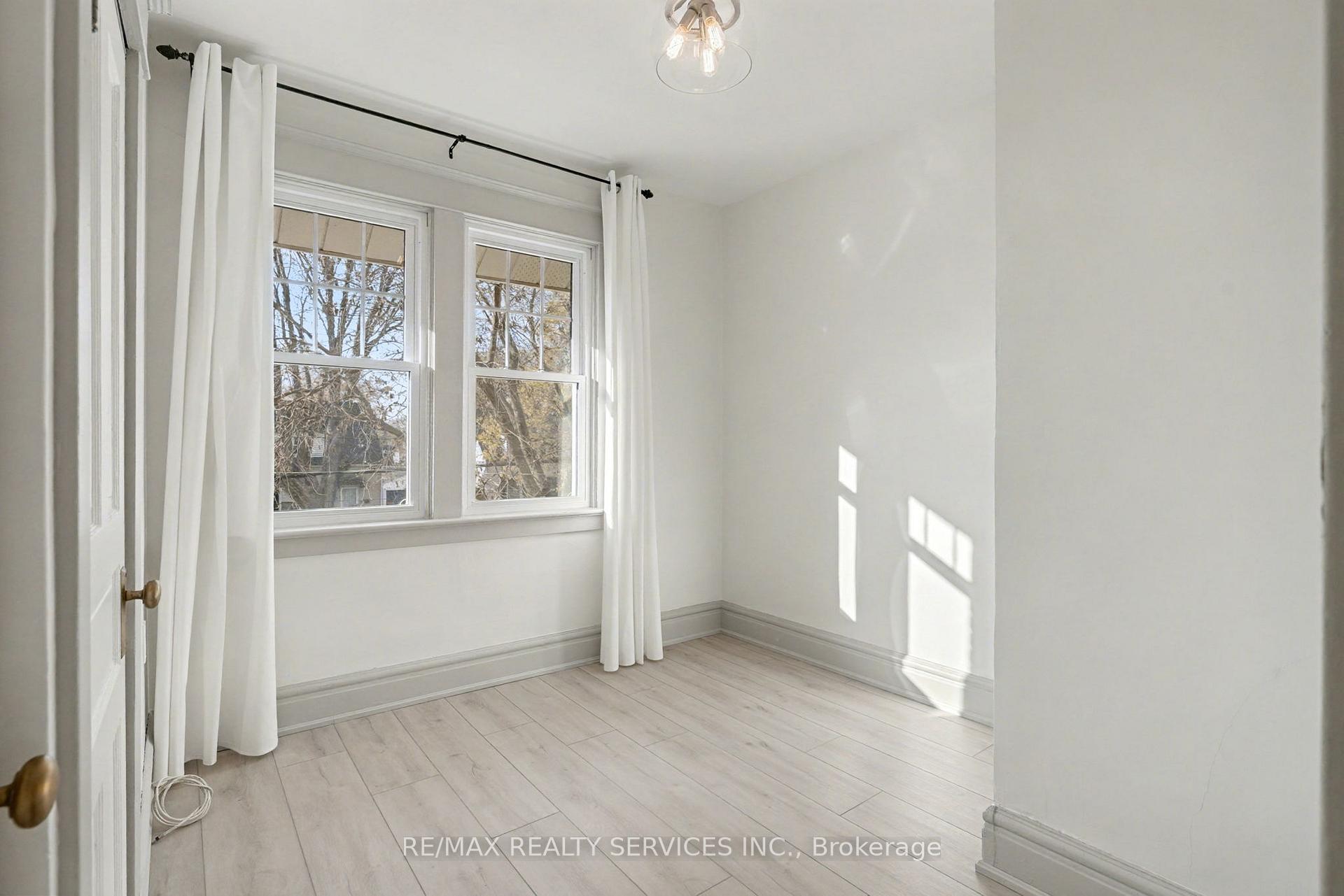 Photo 20 of 39 Fielden Avenue, Port Colborne, Sugarloaf — HOMEH