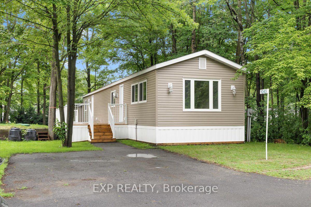 Photo 2 of 1045 Vista Barrett Private, Ottawa, Greely — HOMEH