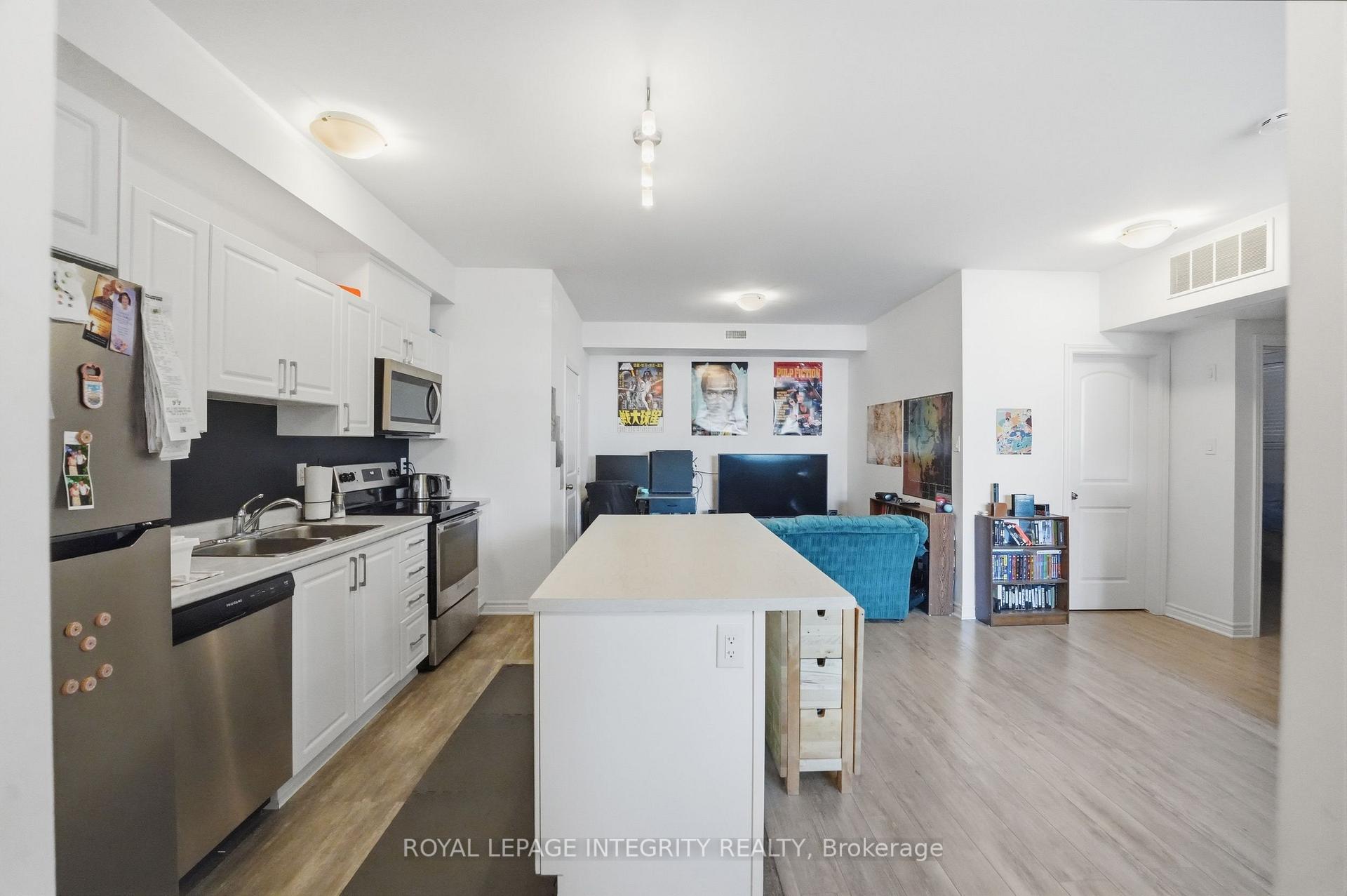 Photo 3 of Unit F, 30 Jaguar Pvt, Ottawa, Kanata - Emerald Meadows/Trailwest — HOMEH