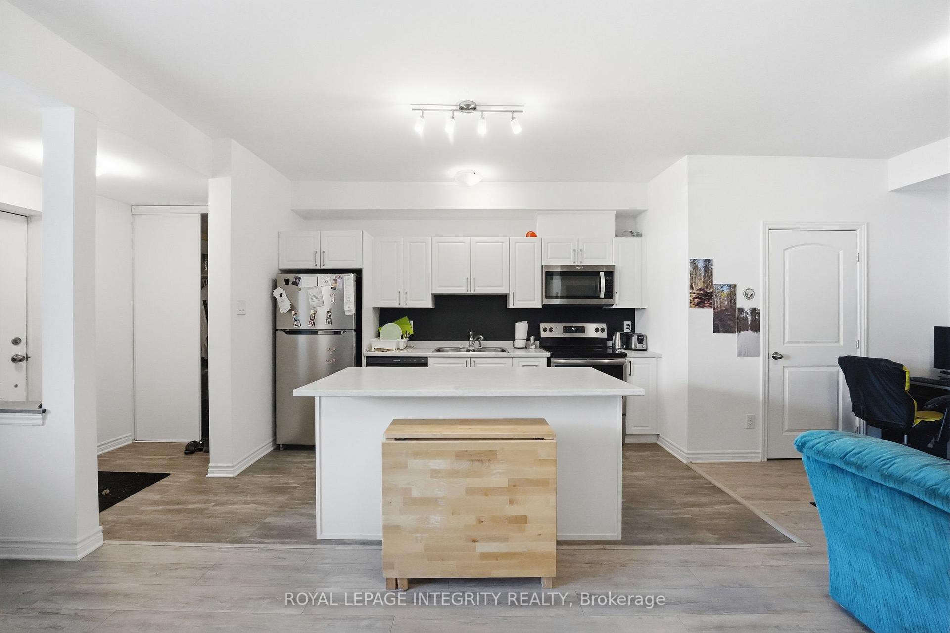 Photo 4 of Unit F, 30 Jaguar Pvt, Ottawa, Kanata - Emerald Meadows/Trailwest — HOMEH