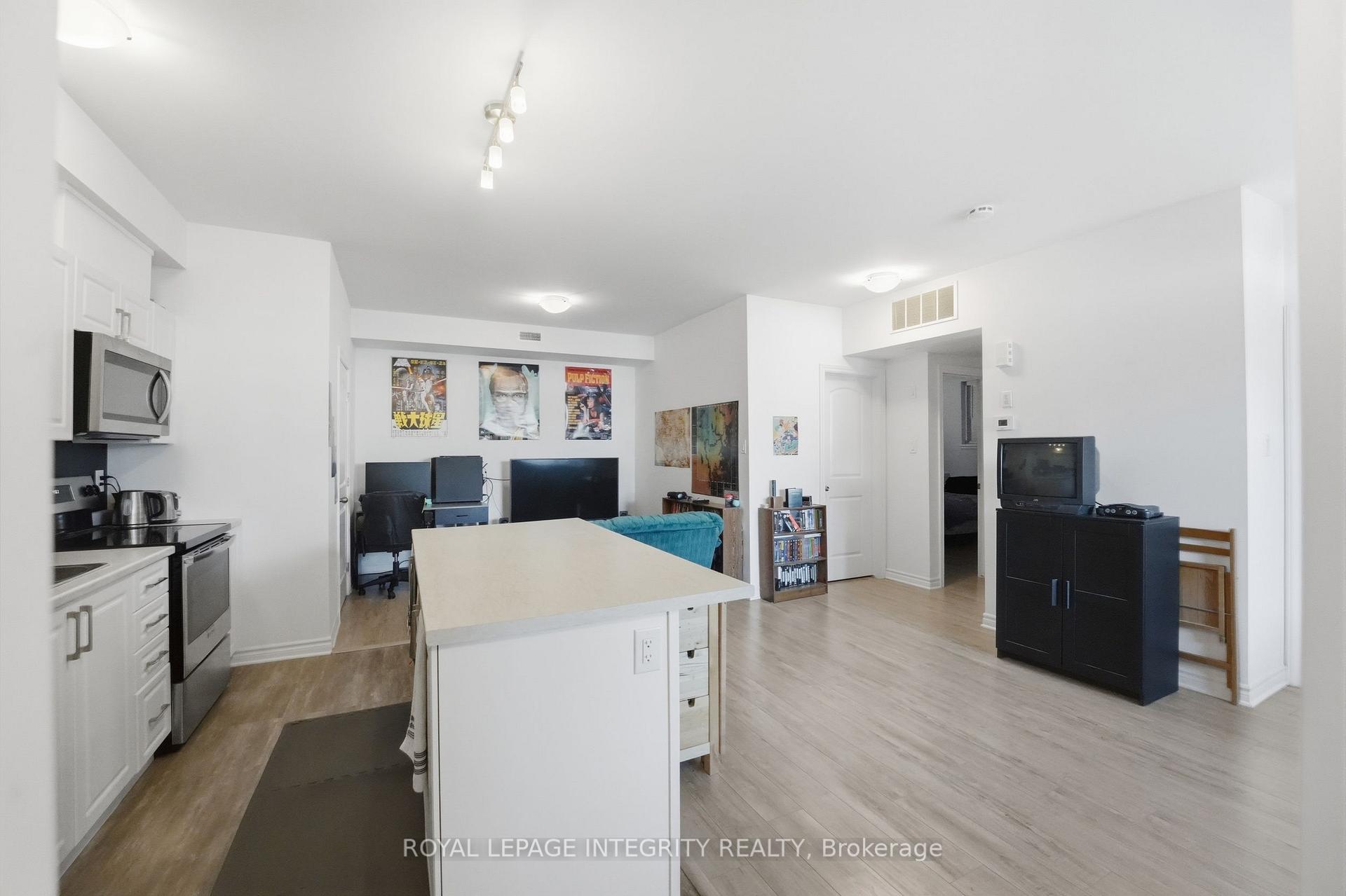 Photo 11 of Unit F, 30 Jaguar Pvt, Ottawa, Kanata - Emerald Meadows/Trailwest — HOMEH