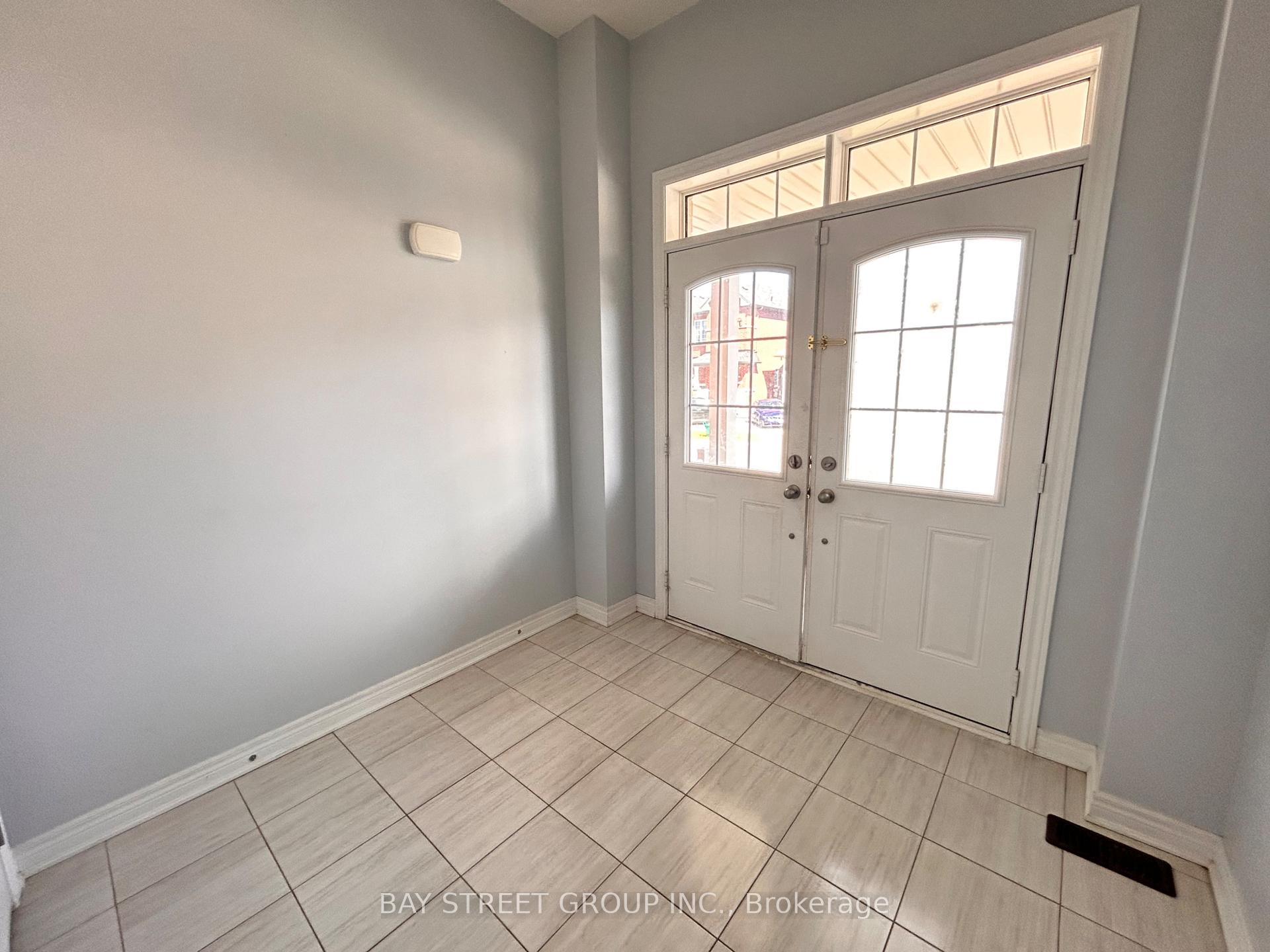 Photo 3 of 94 Titan Trail, Markham, Cedarwood — HOMEH