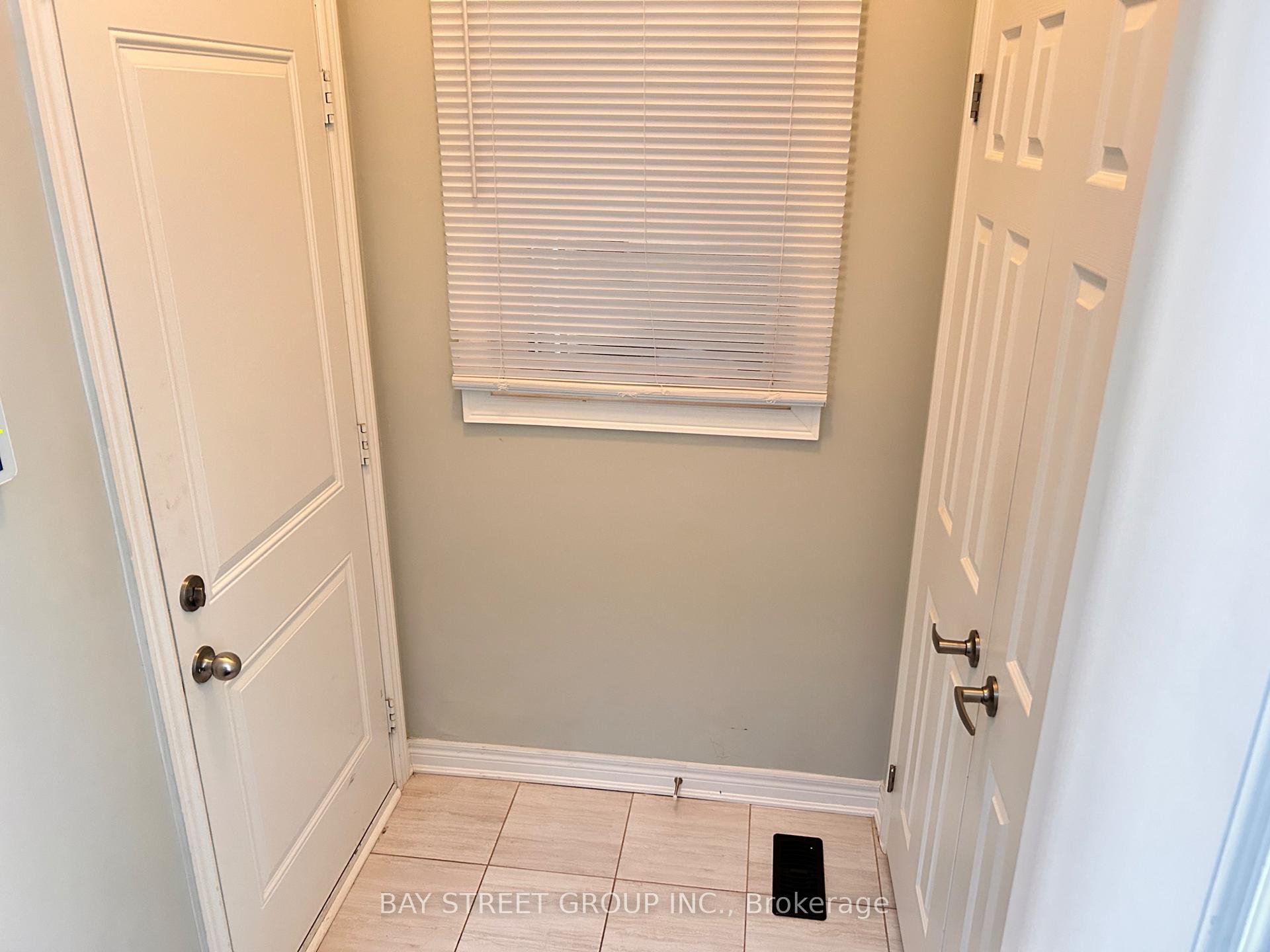 Photo 5 of 94 Titan Trail, Markham, Cedarwood — HOMEH