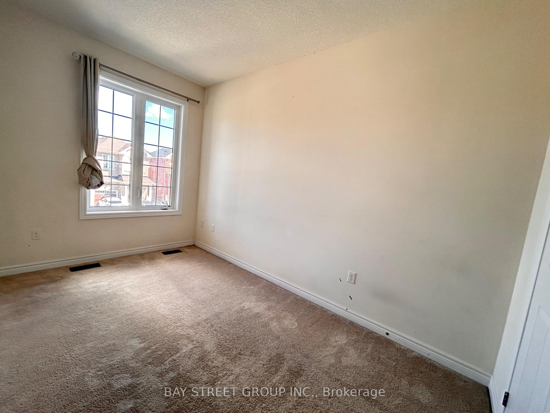 Photo 9 of 94 Titan Trail, Markham, Cedarwood — HOMEH