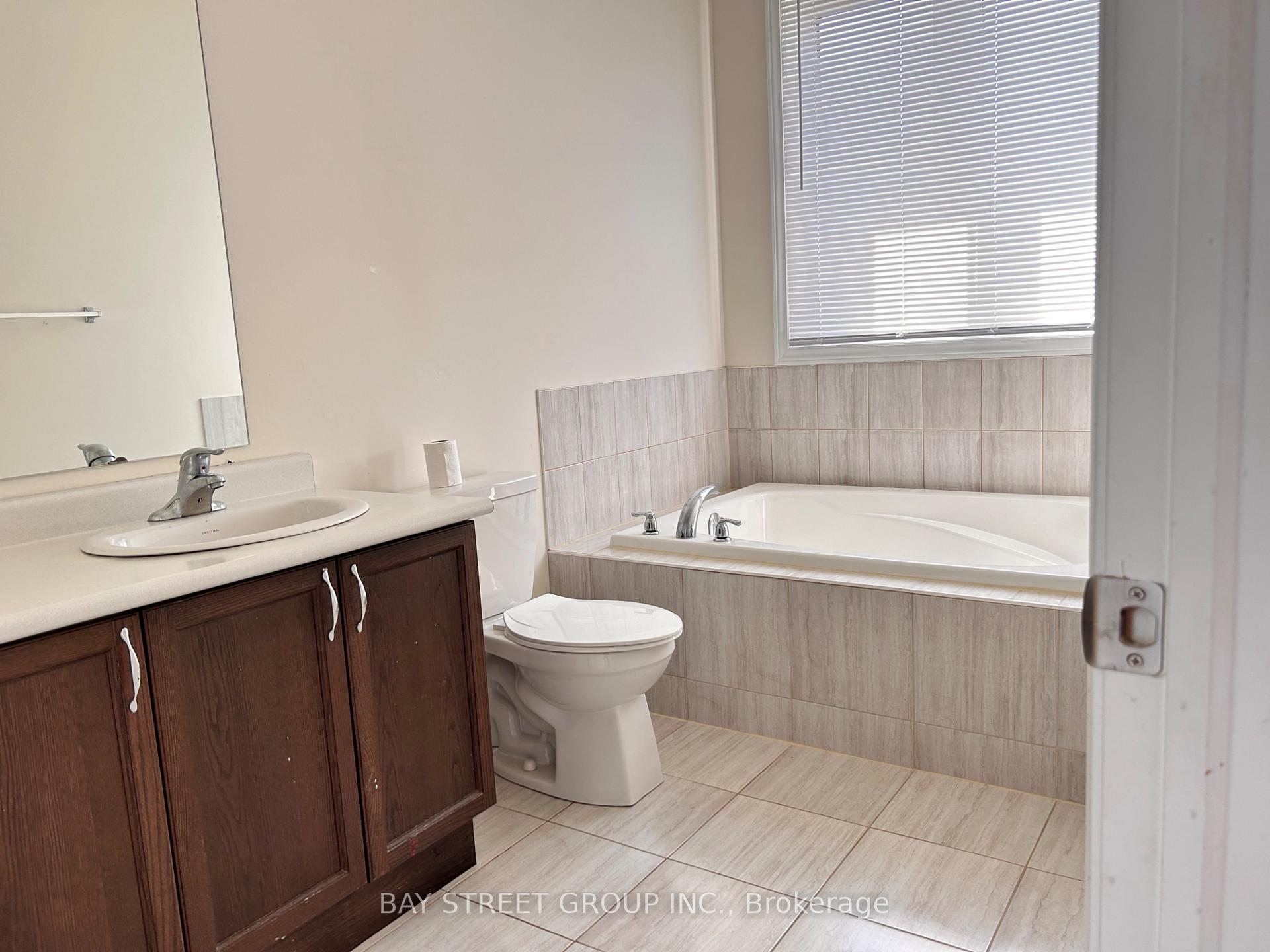 Photo 16 of 94 Titan Trail, Markham, Cedarwood — HOMEH