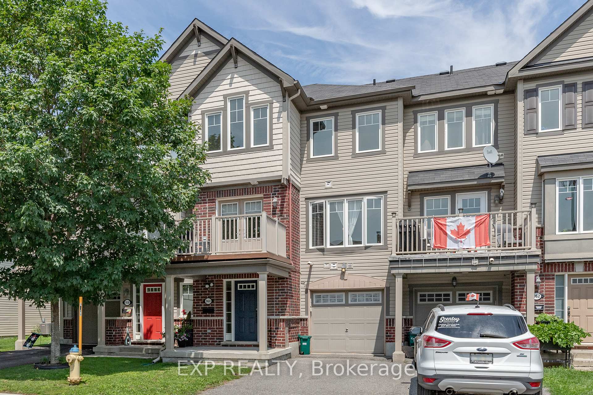 Photo 2 of 960 Messor Crescent, Ottawa, Stittsville (North) — HOMEH