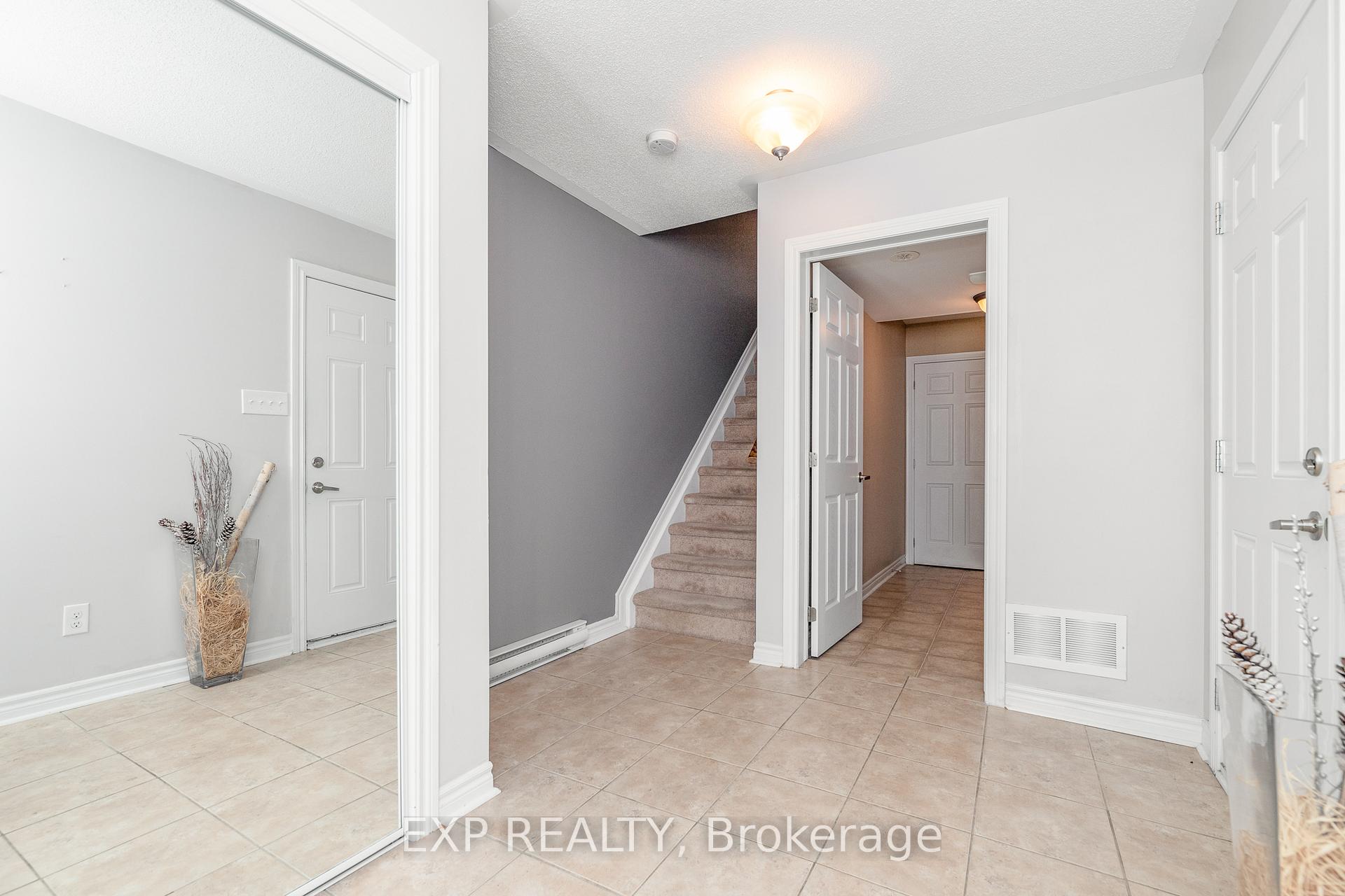 Photo 5 of 960 Messor Crescent, Ottawa, Stittsville (North) — HOMEH