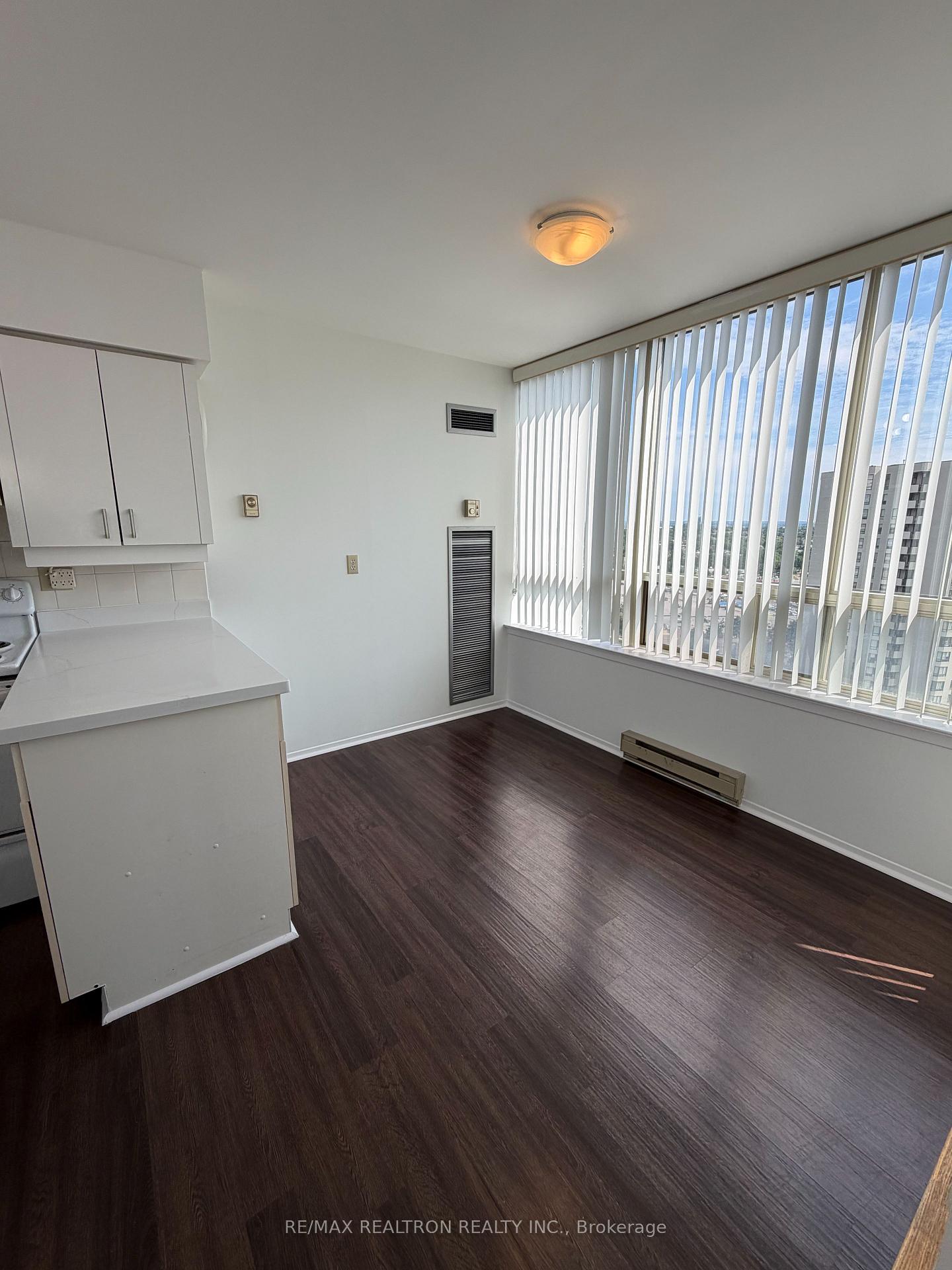 Photo 5 of Unit 1609, 175 Bamburgh Circle, Scarborough, Steeles — HOMEH