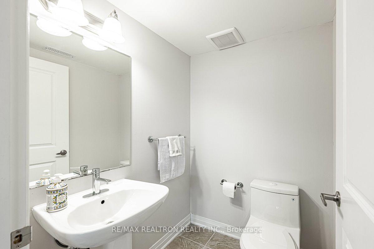 Photo 21 of 213 Downsview Park Boulevard, North York, Downsview-Roding-CFB — HOMEH