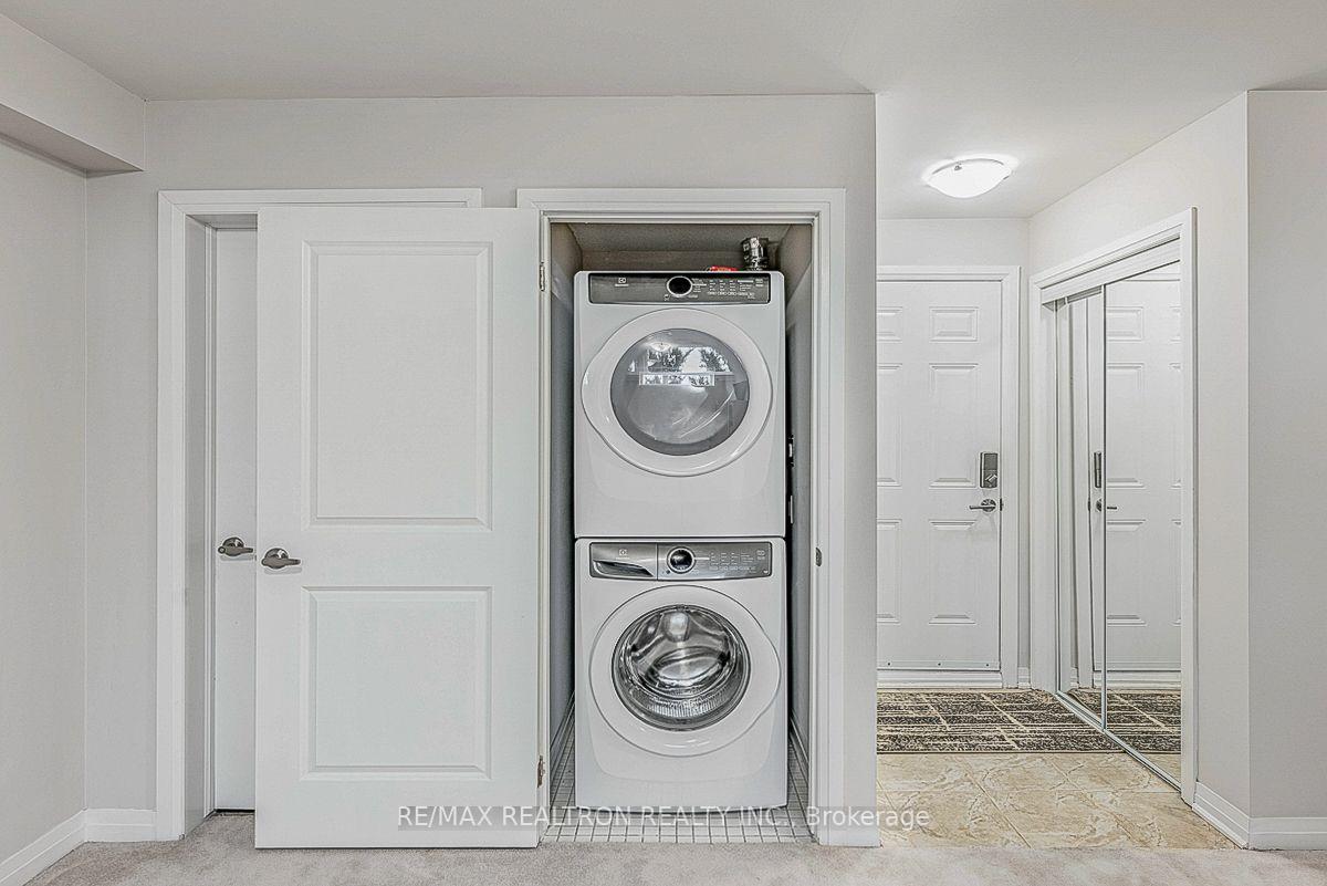 Photo 26 of 213 Downsview Park Boulevard, North York, Downsview-Roding-CFB — HOMEH