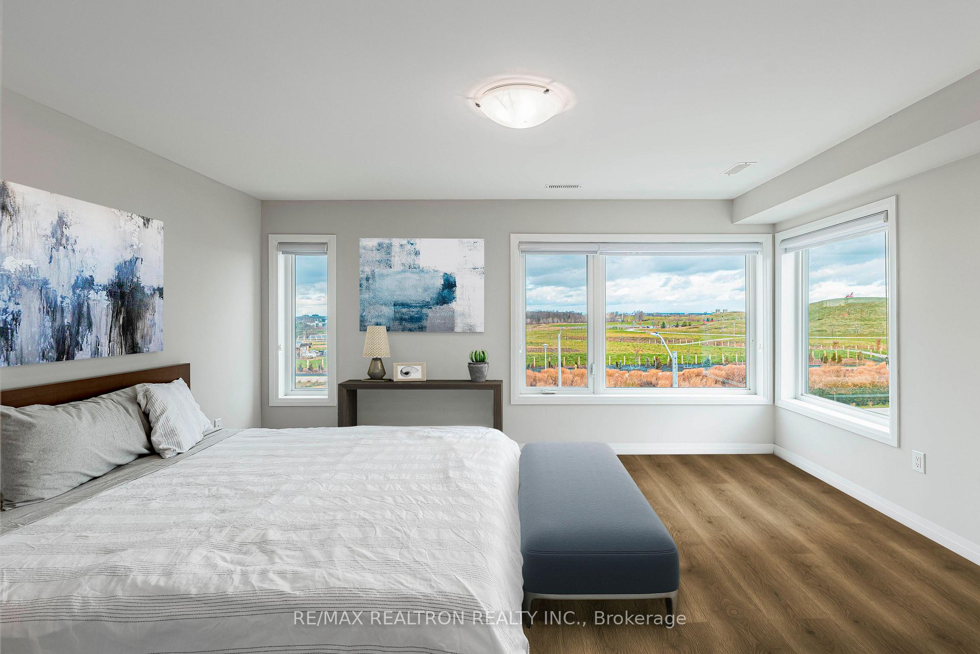 Photo 33 of 213 Downsview Park Boulevard, North York, Downsview-Roding-CFB — HOMEH