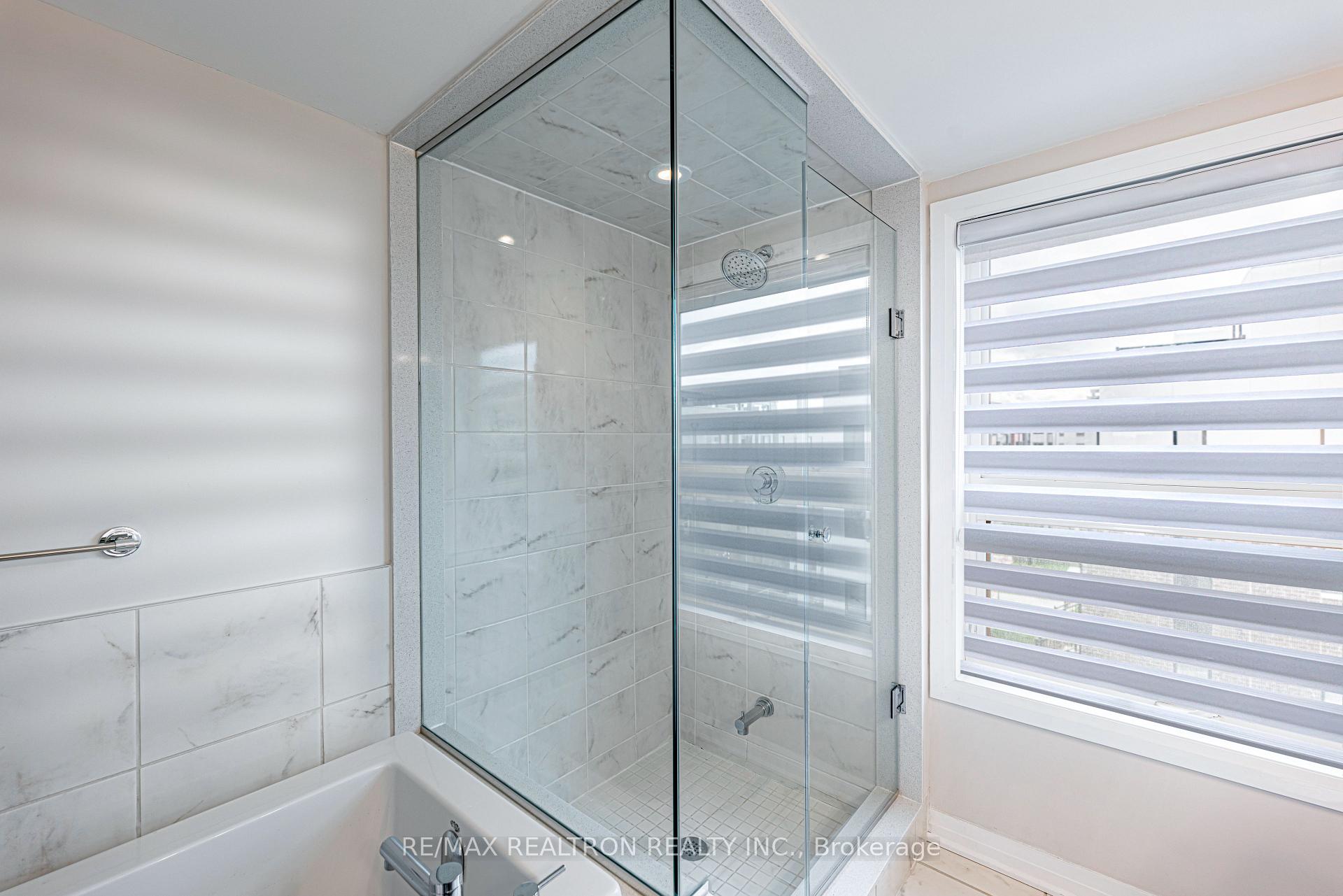 Photo 35 of 213 Downsview Park Boulevard, North York, Downsview-Roding-CFB — HOMEH
