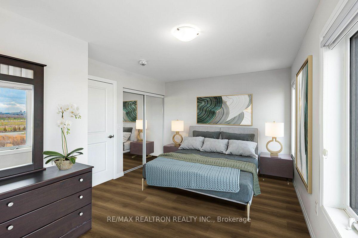 Photo 39 of 213 Downsview Park Boulevard, North York, Downsview-Roding-CFB — HOMEH