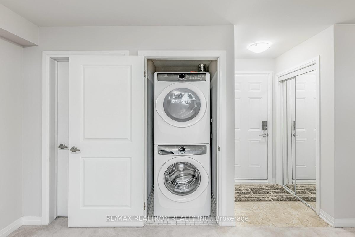 Photo 75 of 213 Downsview Park Boulevard, North York, Downsview-Roding-CFB — HOMEH