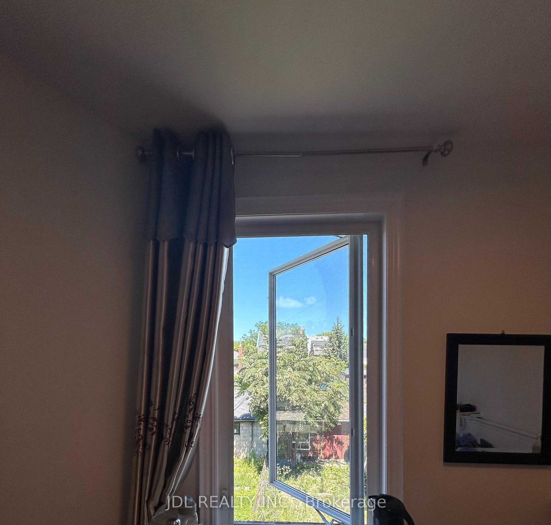 Photo 2 of Unit Unit A, 99 Clinton St Street, Toronto, Palmerston-Little Italy — HOMEH