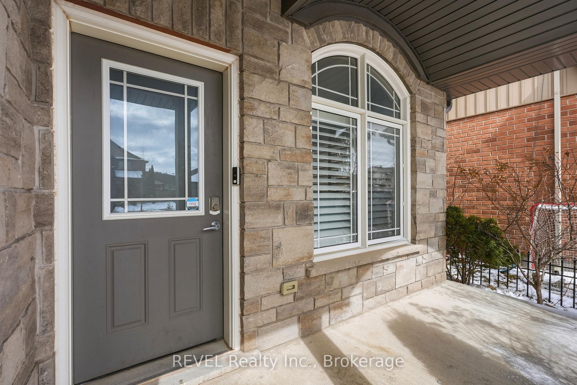 Photo 3 of 8553 Jennifer Crescent, Niagara Falls, Forestview — HOMEH