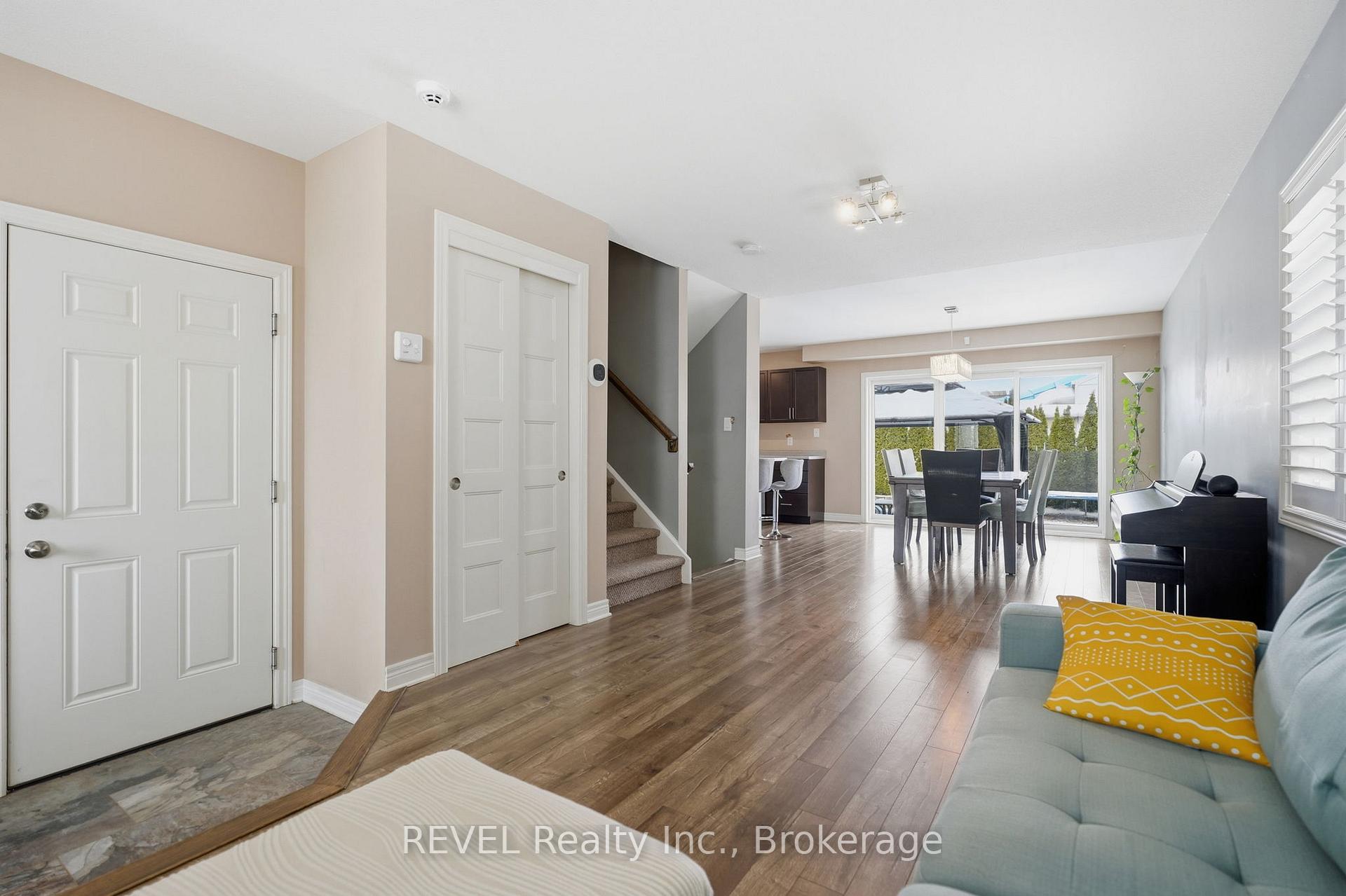 Photo 10 of 8553 Jennifer Crescent, Niagara Falls, Forestview — HOMEH