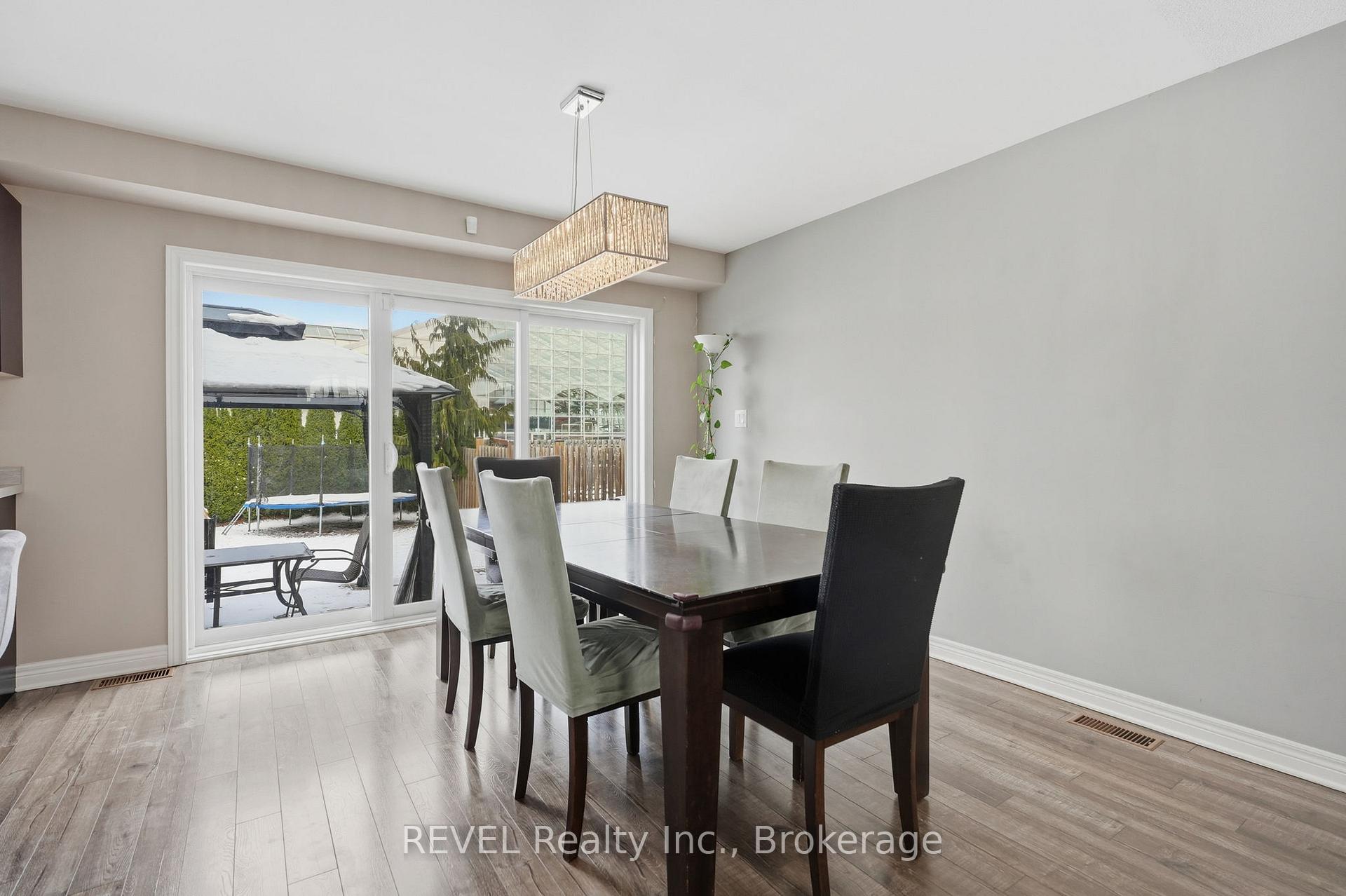 Photo 13 of 8553 Jennifer Crescent, Niagara Falls, Forestview — HOMEH