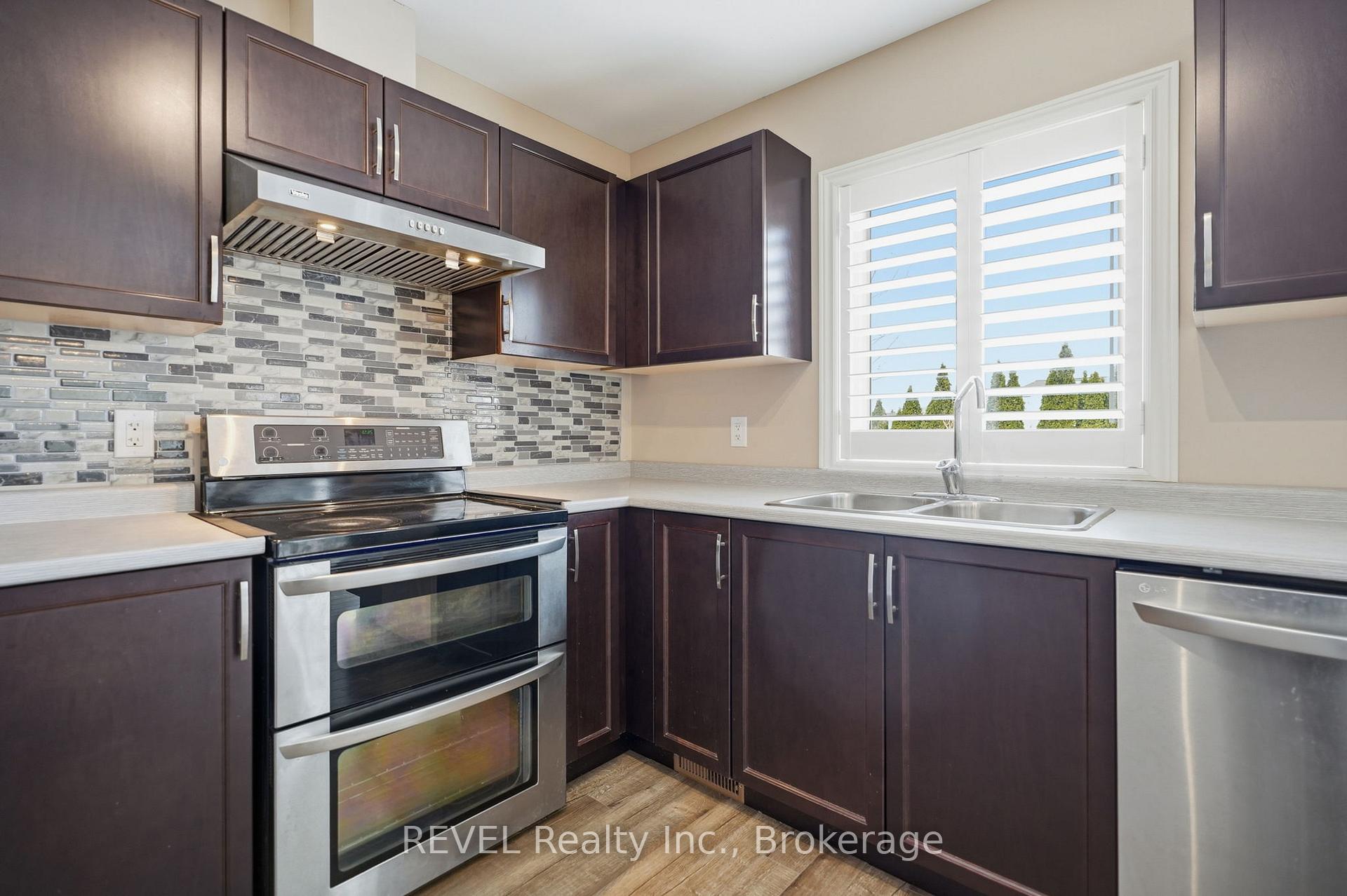Photo 16 of 8553 Jennifer Crescent, Niagara Falls, Forestview — HOMEH