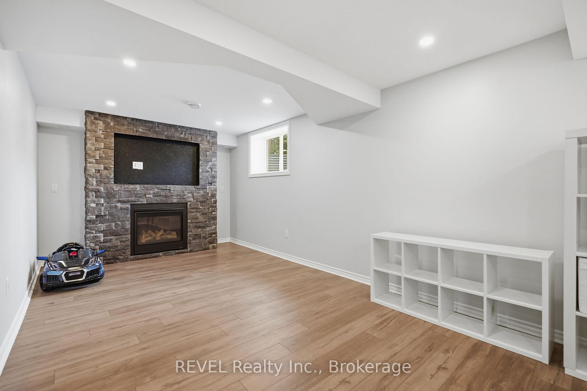 Photo 29 of 8553 Jennifer Crescent, Niagara Falls, Forestview — HOMEH