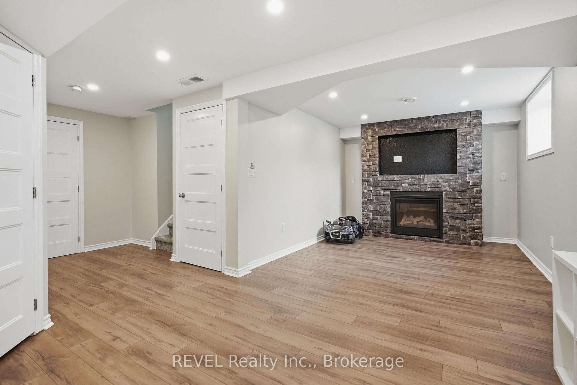 Photo 31 of 8553 Jennifer Crescent, Niagara Falls, Forestview — HOMEH