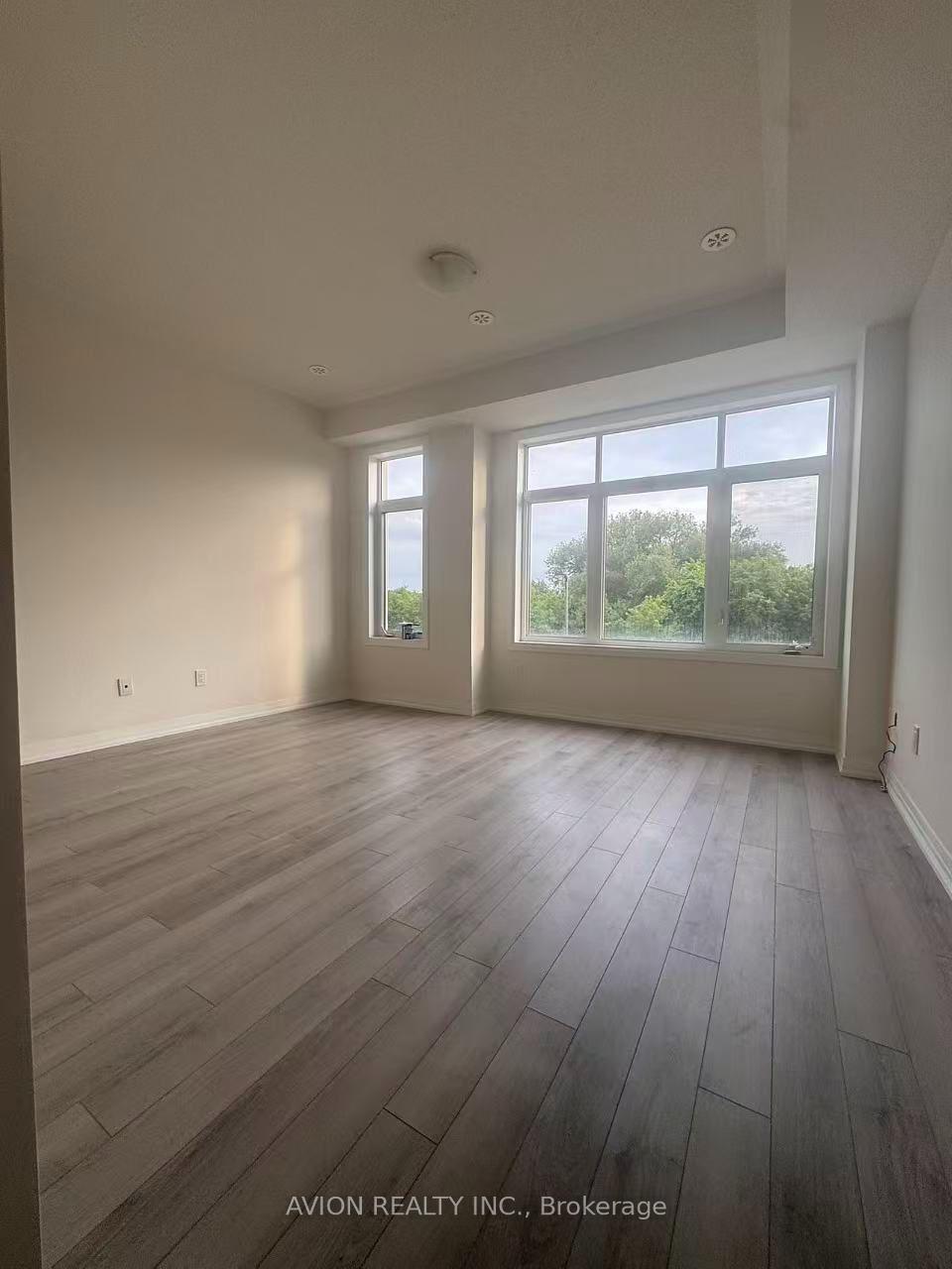 Photo 2 of 33 Saigen Lane, Markham, Cedar Grove — HOMEH