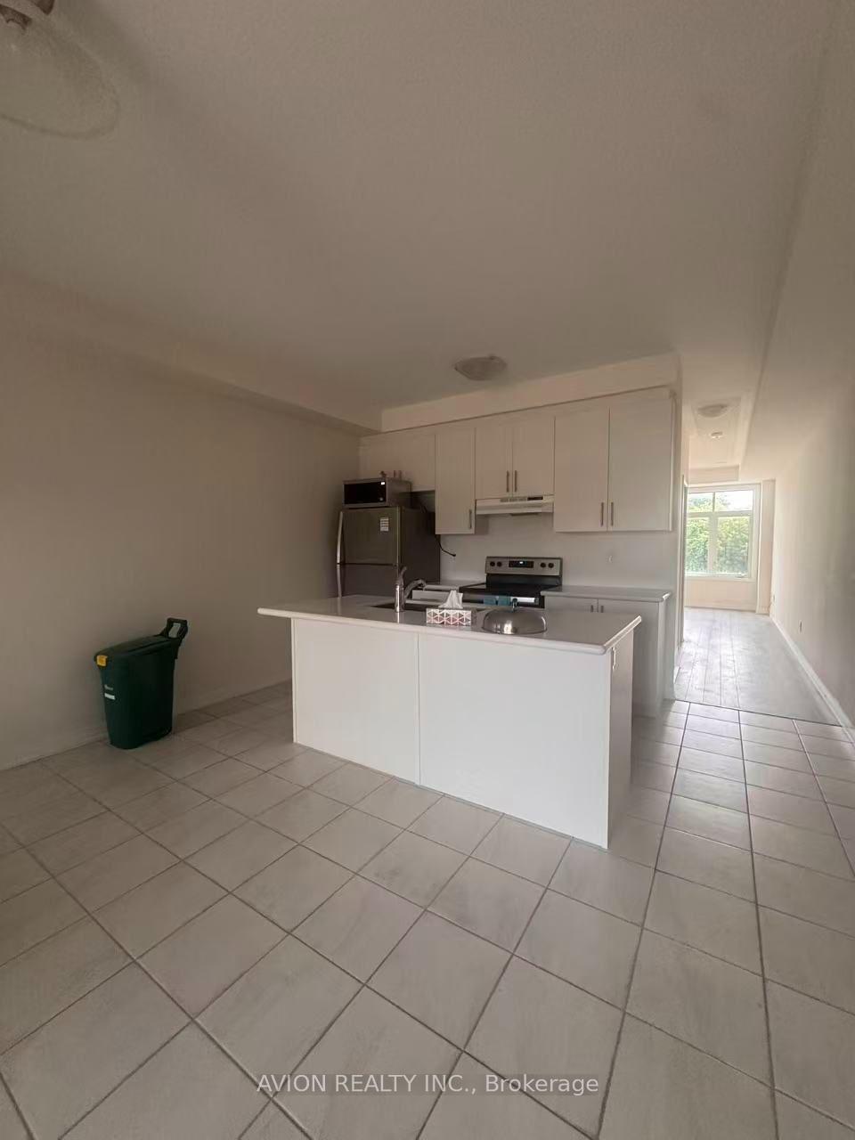 Photo 3 of 33 Saigen Lane, Markham, Cedar Grove — HOMEH