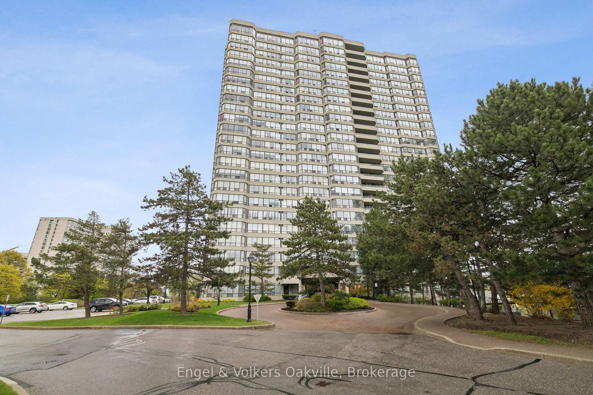 Photo 1 of Unit 201, 22 Hanover Road, Brampton, Queen Street Corridor — HOMEH
