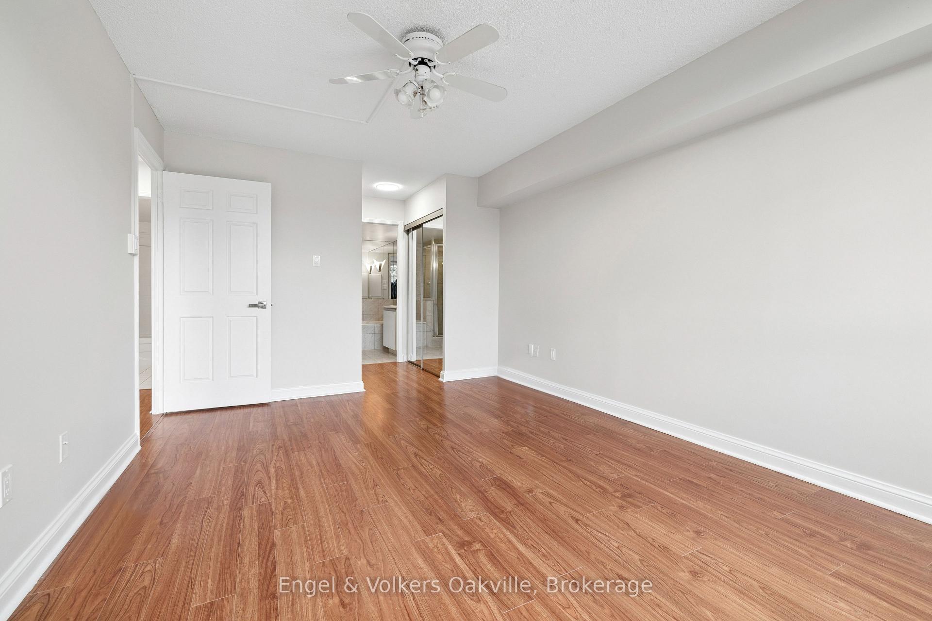 Photo 2 of Unit 201, 22 Hanover Road, Brampton, Queen Street Corridor — HOMEH