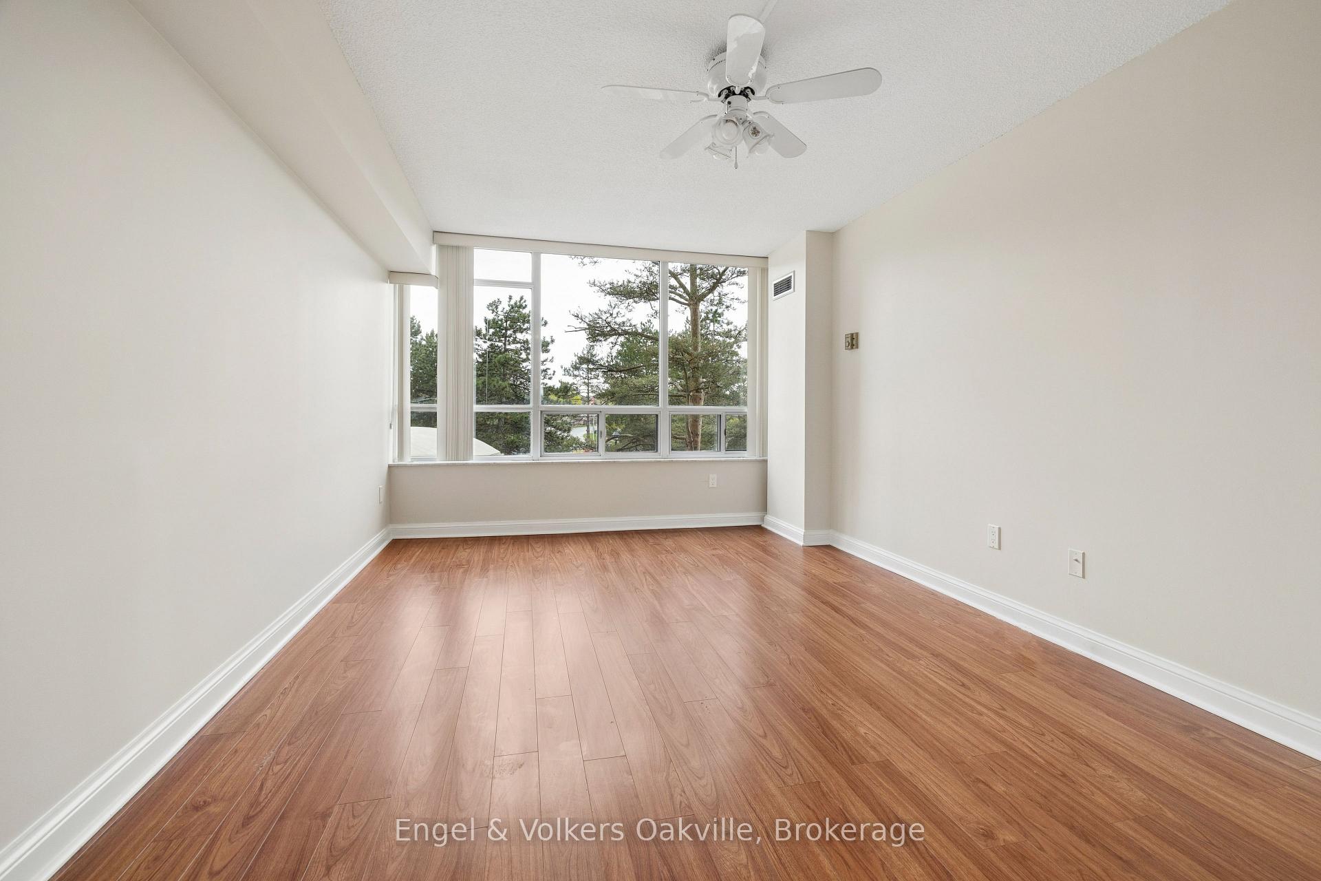 Photo 3 of Unit 201, 22 Hanover Road, Brampton, Queen Street Corridor — HOMEH