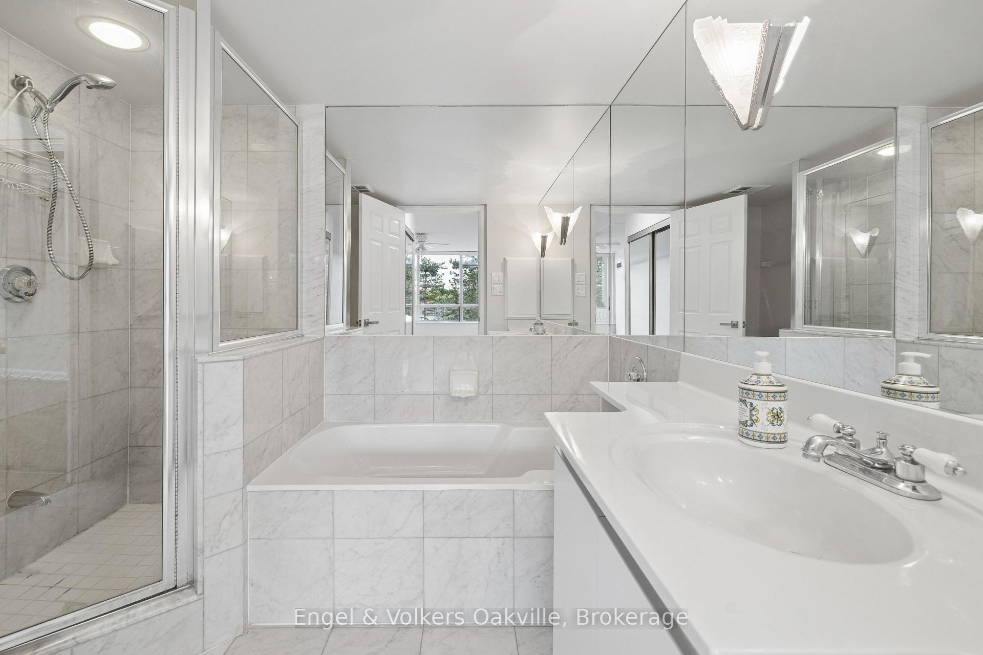 Photo 5 of Unit 201, 22 Hanover Road, Brampton, Queen Street Corridor — HOMEH