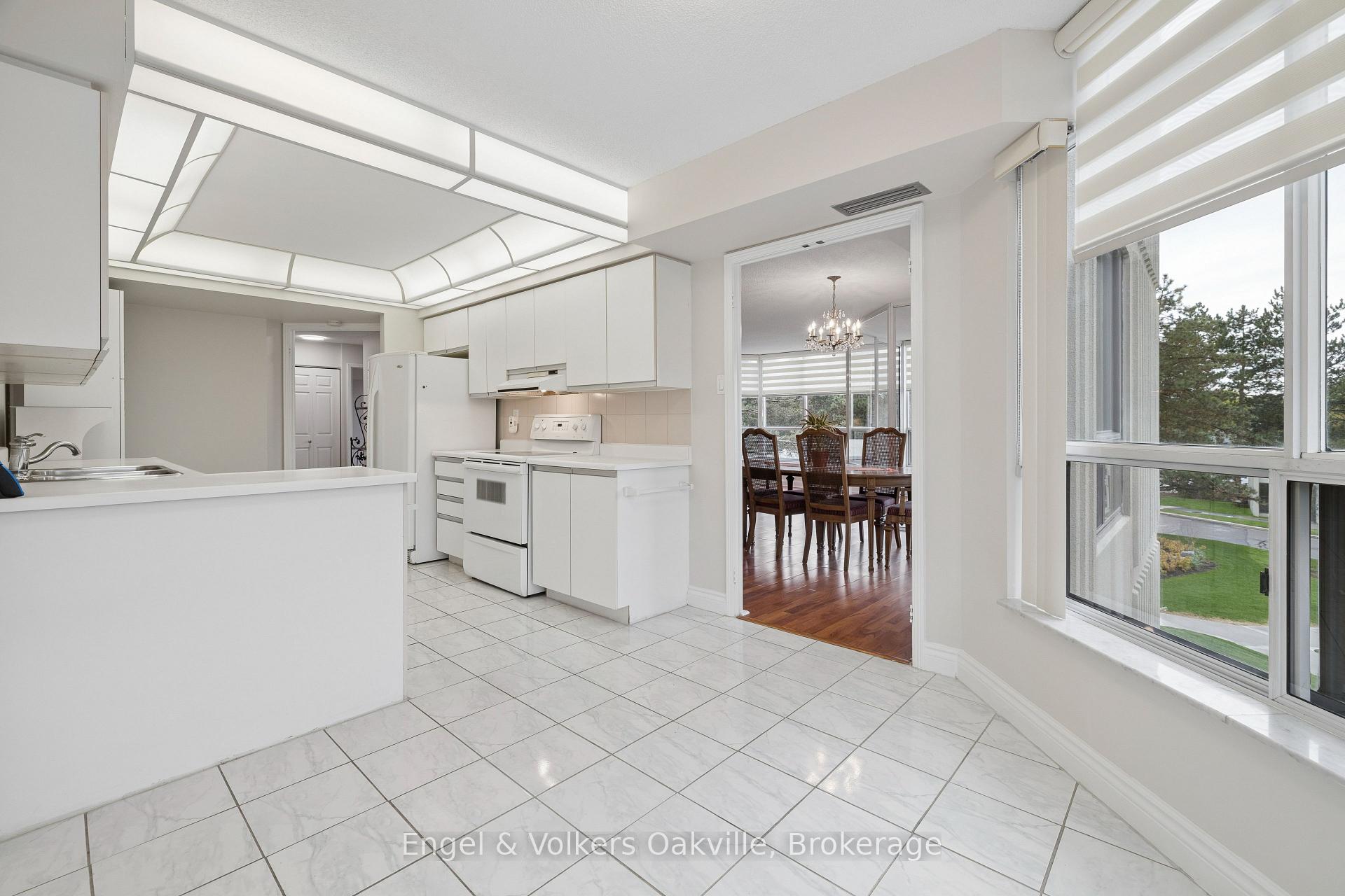 Photo 12 of Unit 201, 22 Hanover Road, Brampton, Queen Street Corridor — HOMEH