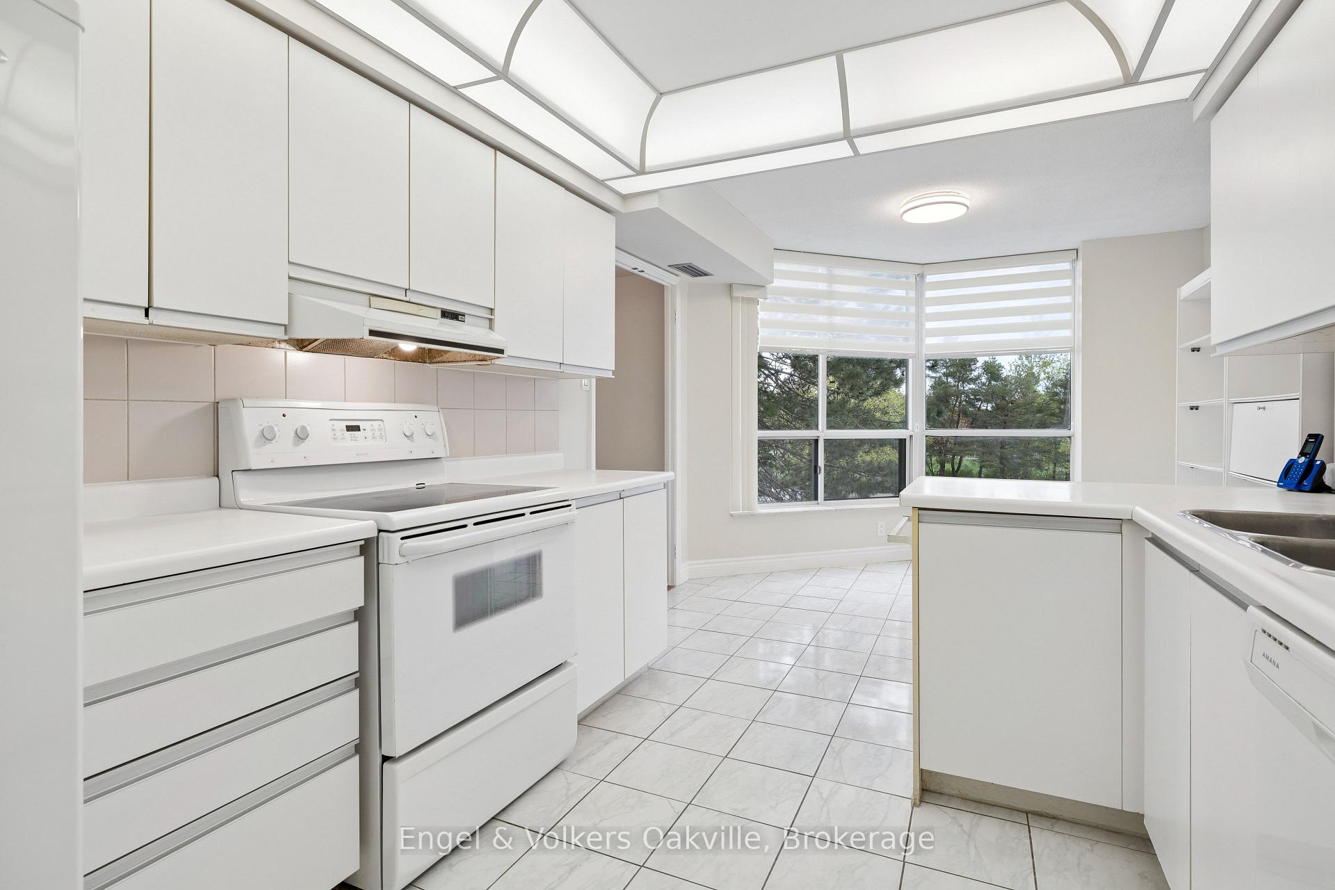 Photo 13 of Unit 201, 22 Hanover Road, Brampton, Queen Street Corridor — HOMEH