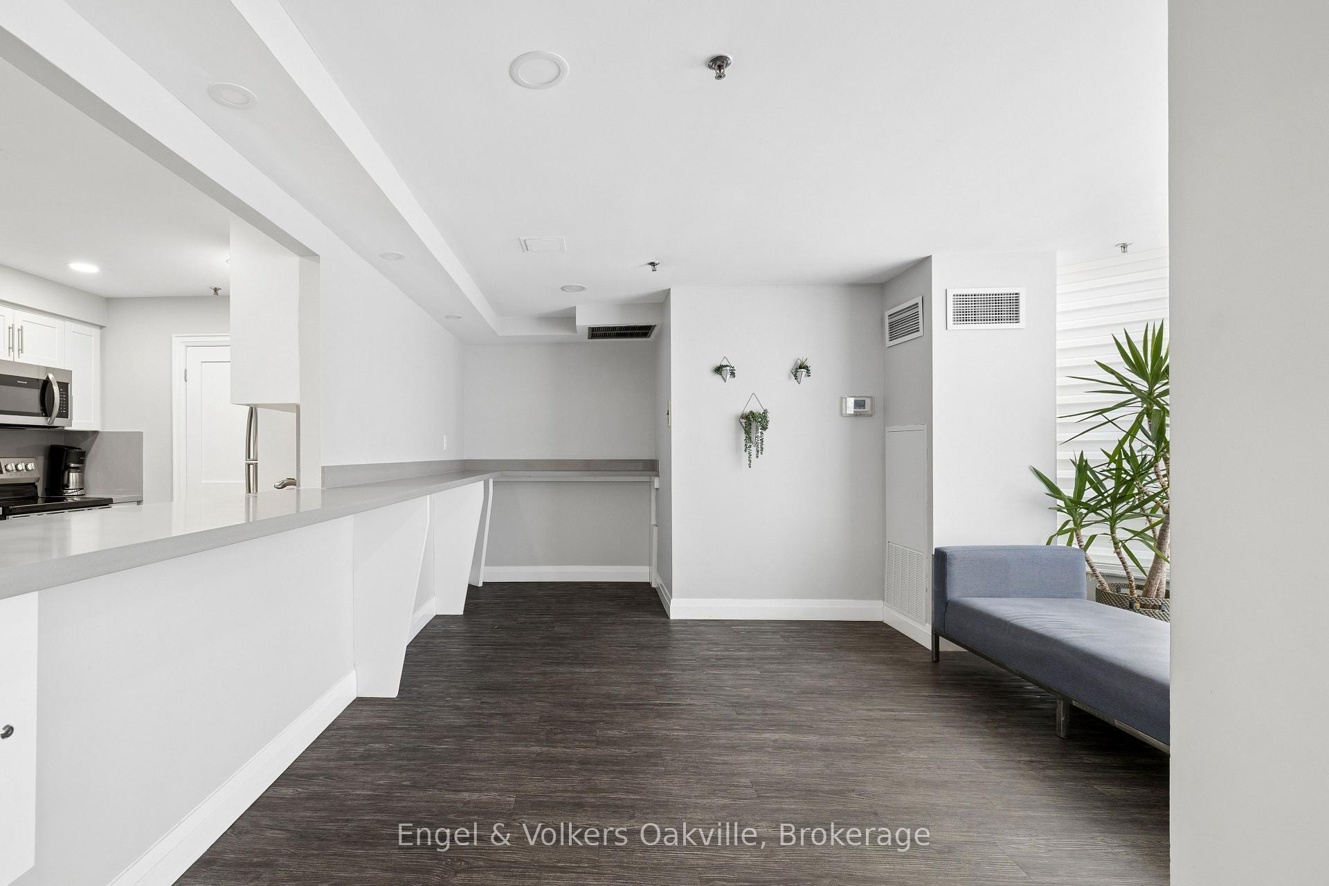 Photo 31 of Unit 201, 22 Hanover Road, Brampton, Queen Street Corridor — HOMEH