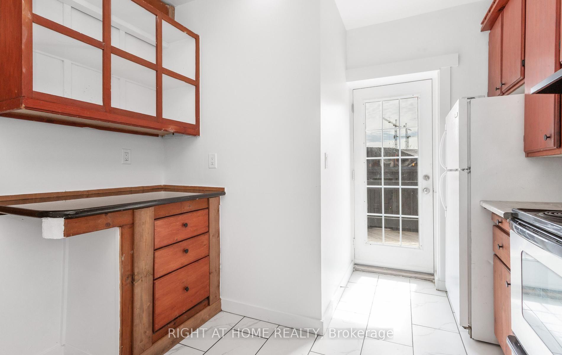 Photo 10 of 193 Madison Avenue S, Kitchener, Cedar Hill — HOMEH