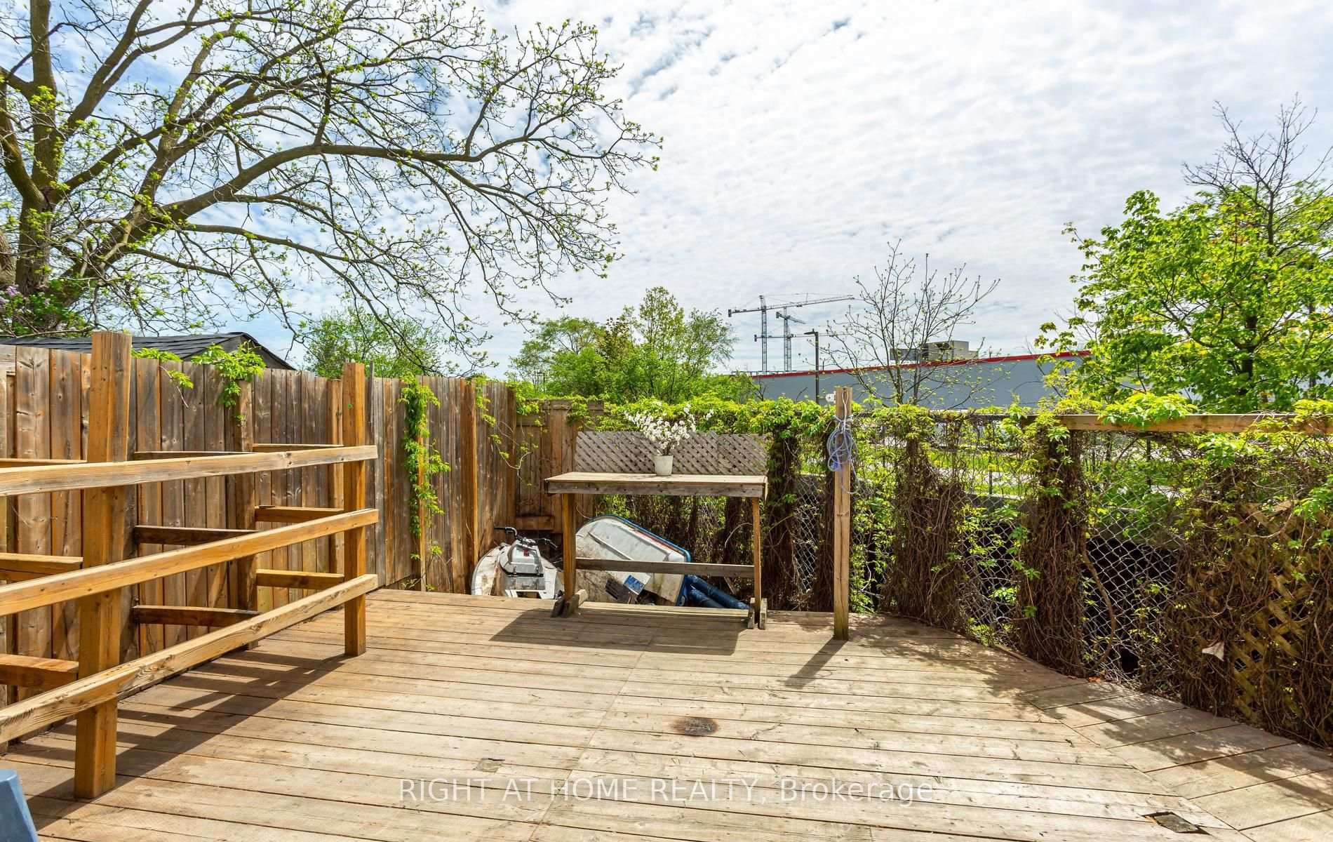 Photo 37 of 193 Madison Avenue S, Kitchener, Cedar Hill — HOMEH