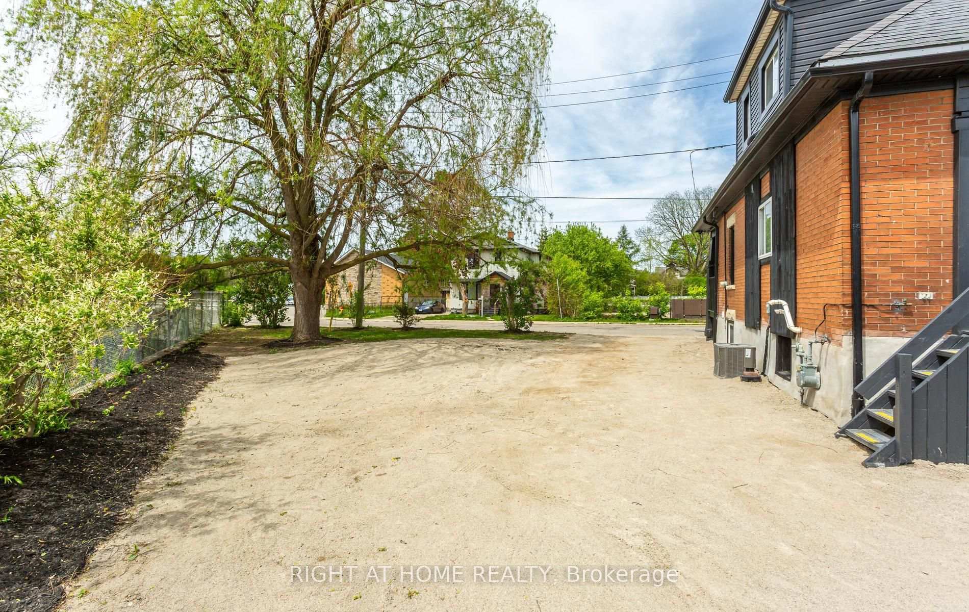 Photo 41 of 193 Madison Avenue S, Kitchener, Cedar Hill — HOMEH