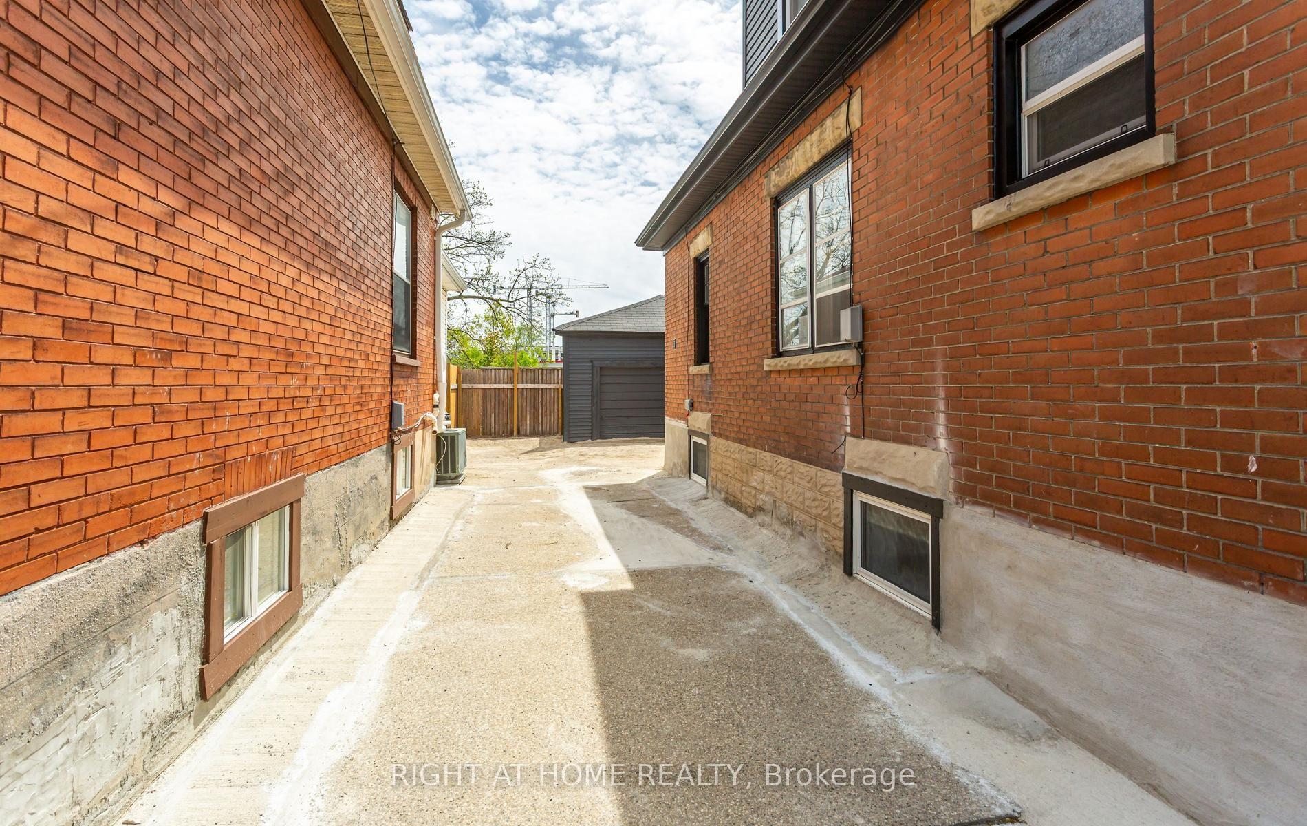 Photo 43 of 193 Madison Avenue S, Kitchener, Cedar Hill — HOMEH