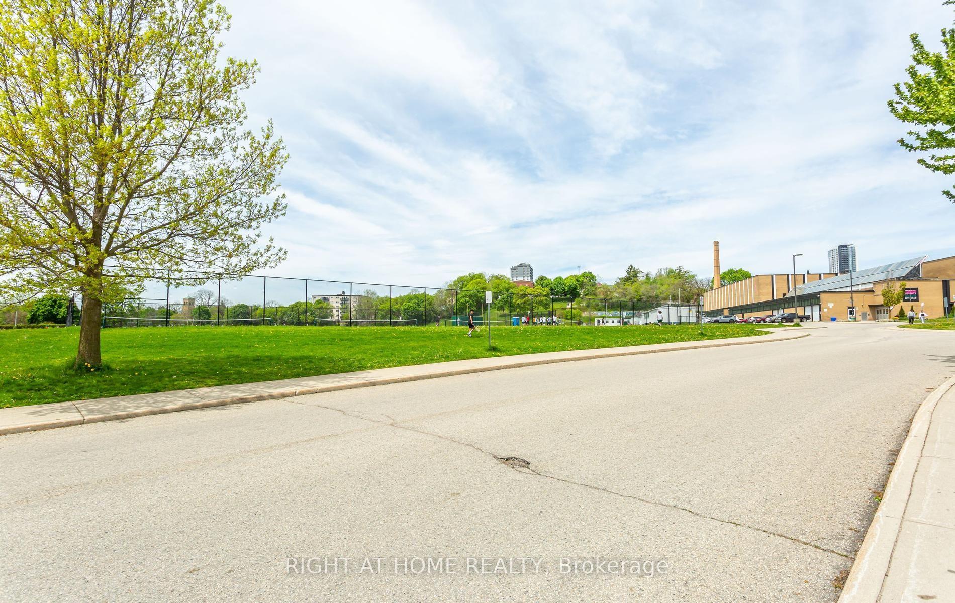 Photo 47 of 193 Madison Avenue S, Kitchener, Cedar Hill — HOMEH