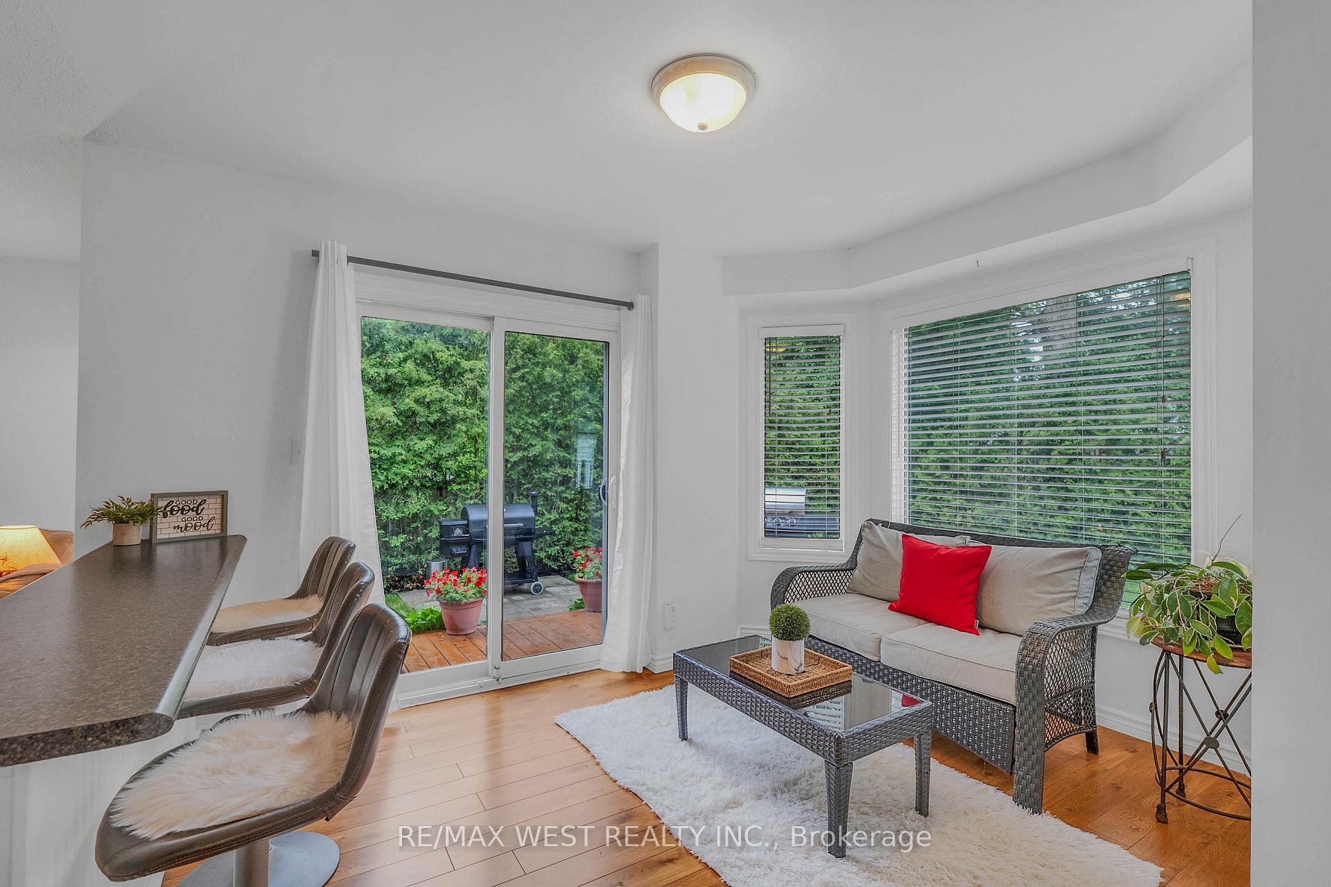 Photo 12 of 203 Elizabeth Crescent, Centre Wellington, Fergus — HOMEH