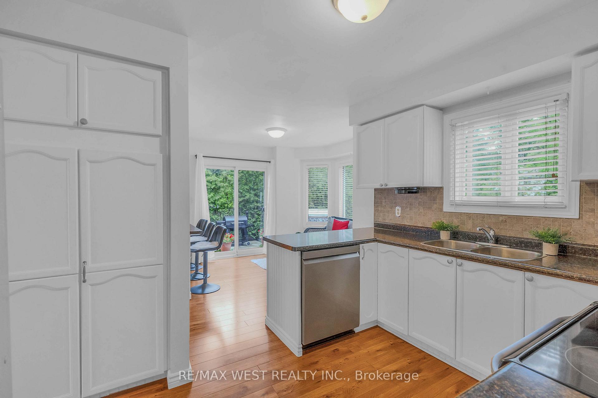 Photo 14 of 203 Elizabeth Crescent, Centre Wellington, Fergus — HOMEH