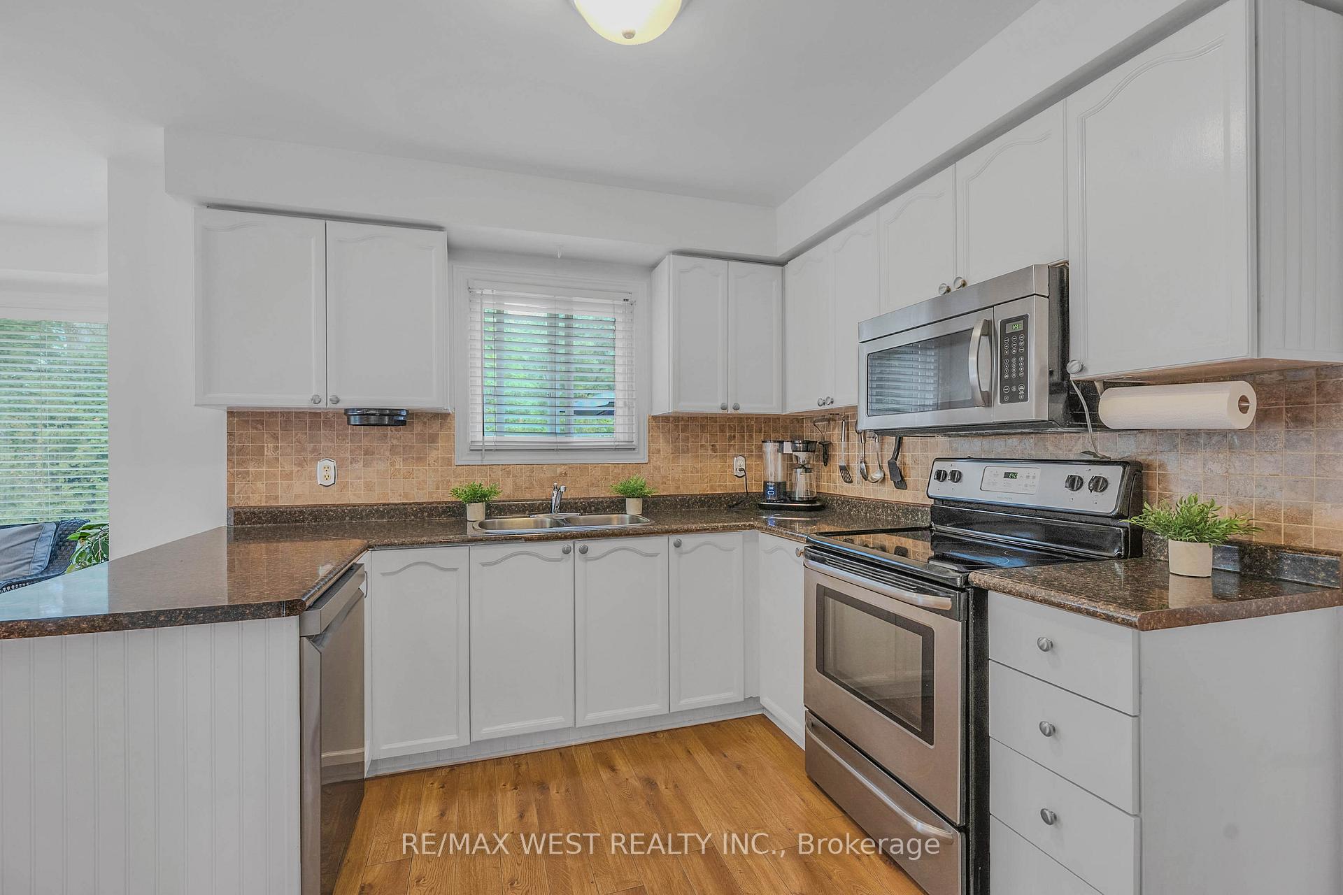 Photo 15 of 203 Elizabeth Crescent, Centre Wellington, Fergus — HOMEH
