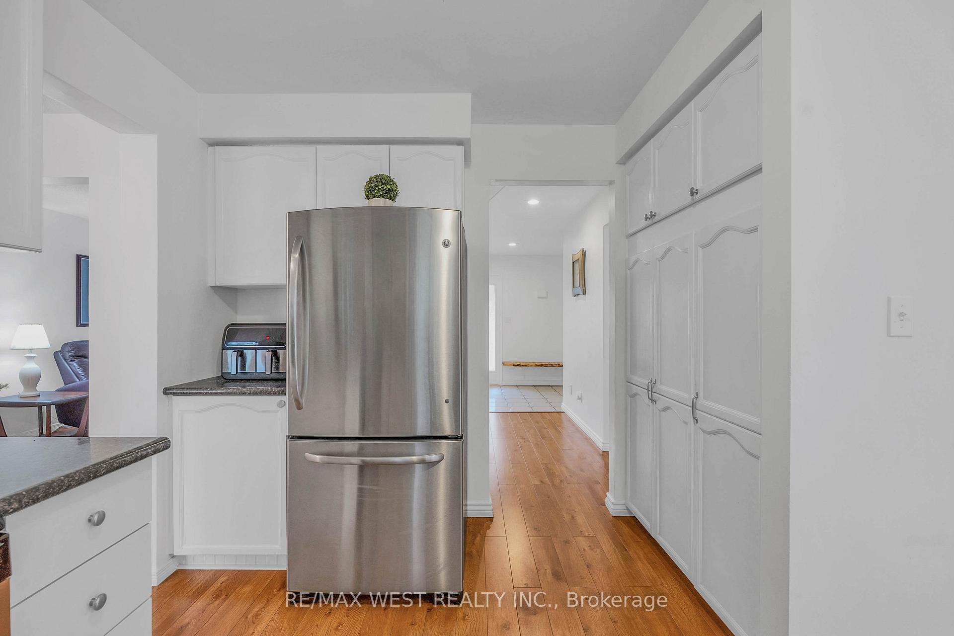 Photo 16 of 203 Elizabeth Crescent, Centre Wellington, Fergus — HOMEH